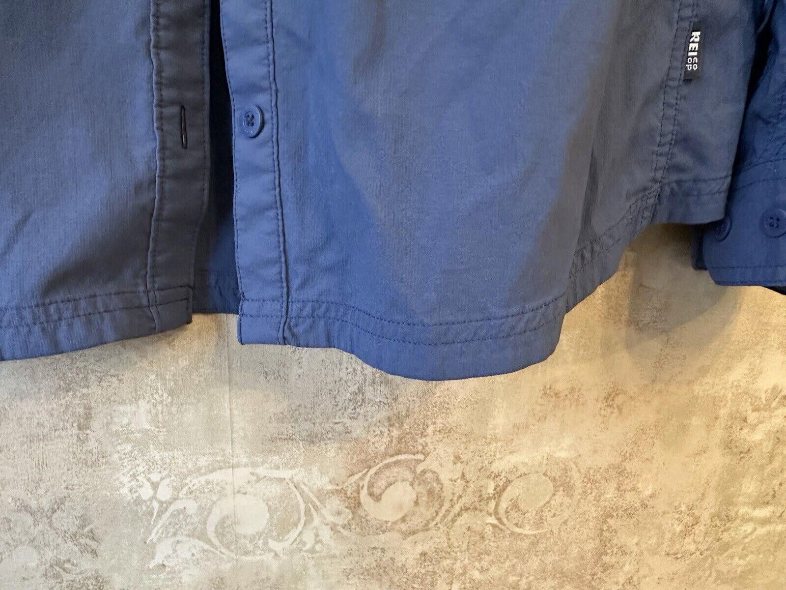 Rei Rei Shirt Women's Medium Blue Button Down Outdoor Size M / US 6-8 / IT 42-44 - 6 Thumbnail