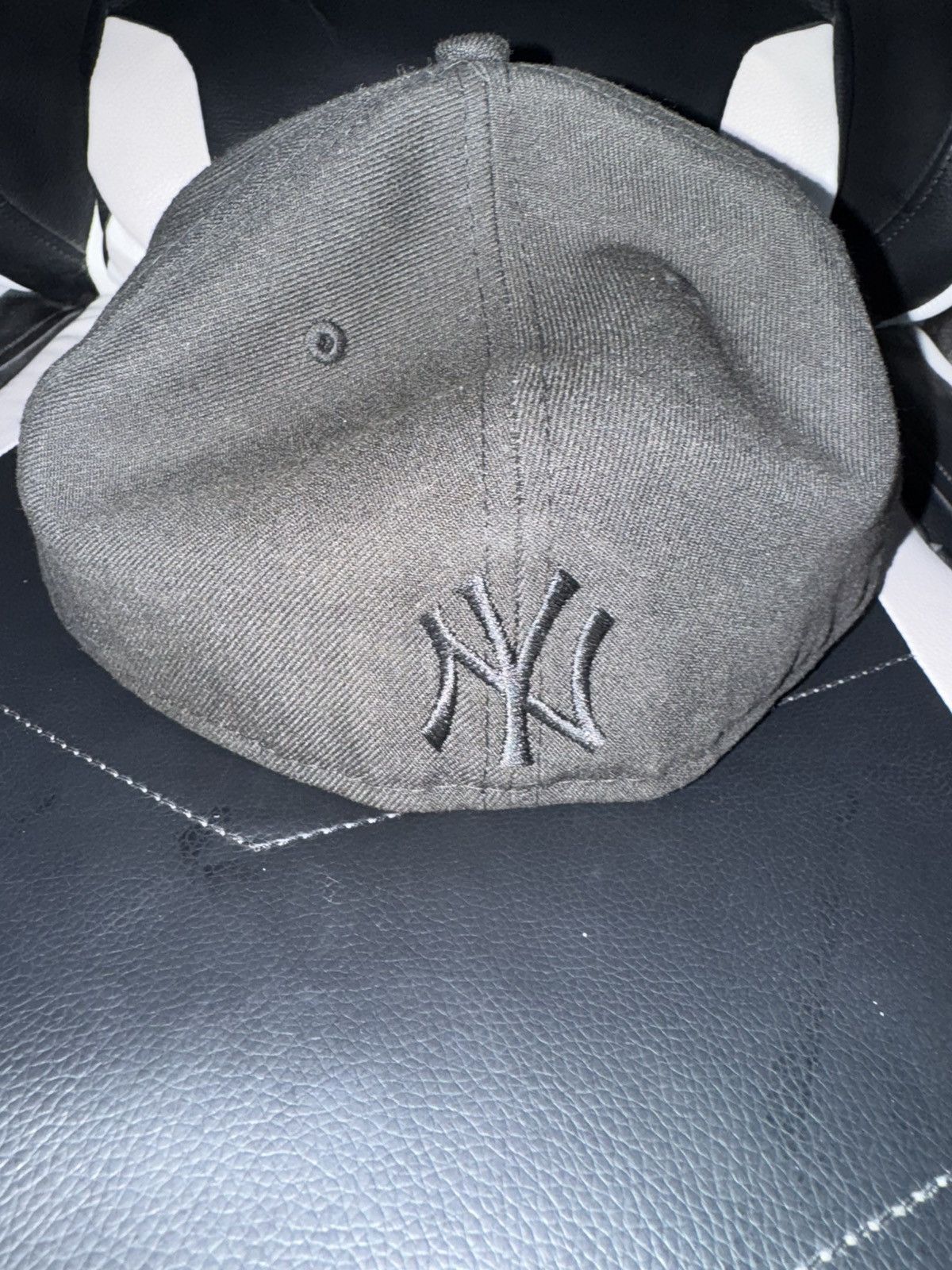 MLB × New York Yankees Yankees New Era 5950 Patch Black Hat Flame Logo Size 7 5/8 Size ONE SIZE - 4 Thumbnail