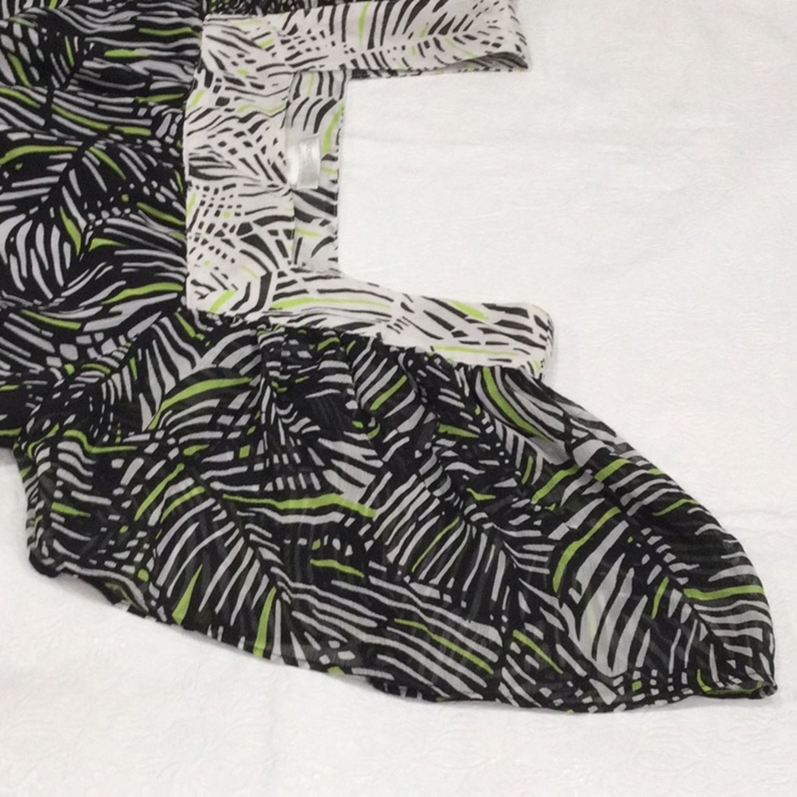 Worthington Worthington Foliage Print Flutter Sleeve Square Neck Top L Size L / US 10 / IT 46 - 16 Thumbnail