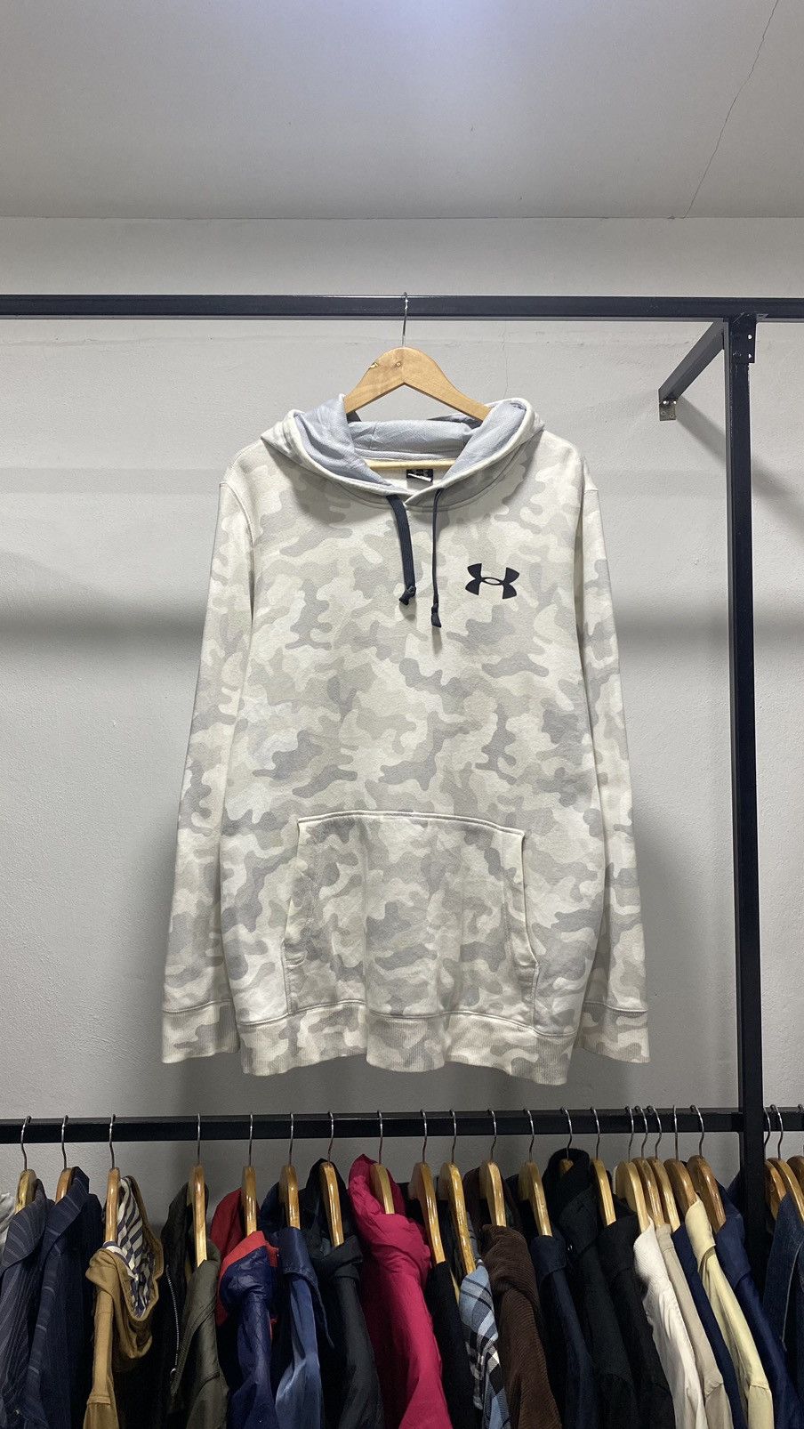 Under armour snow camo hoodie hotsell