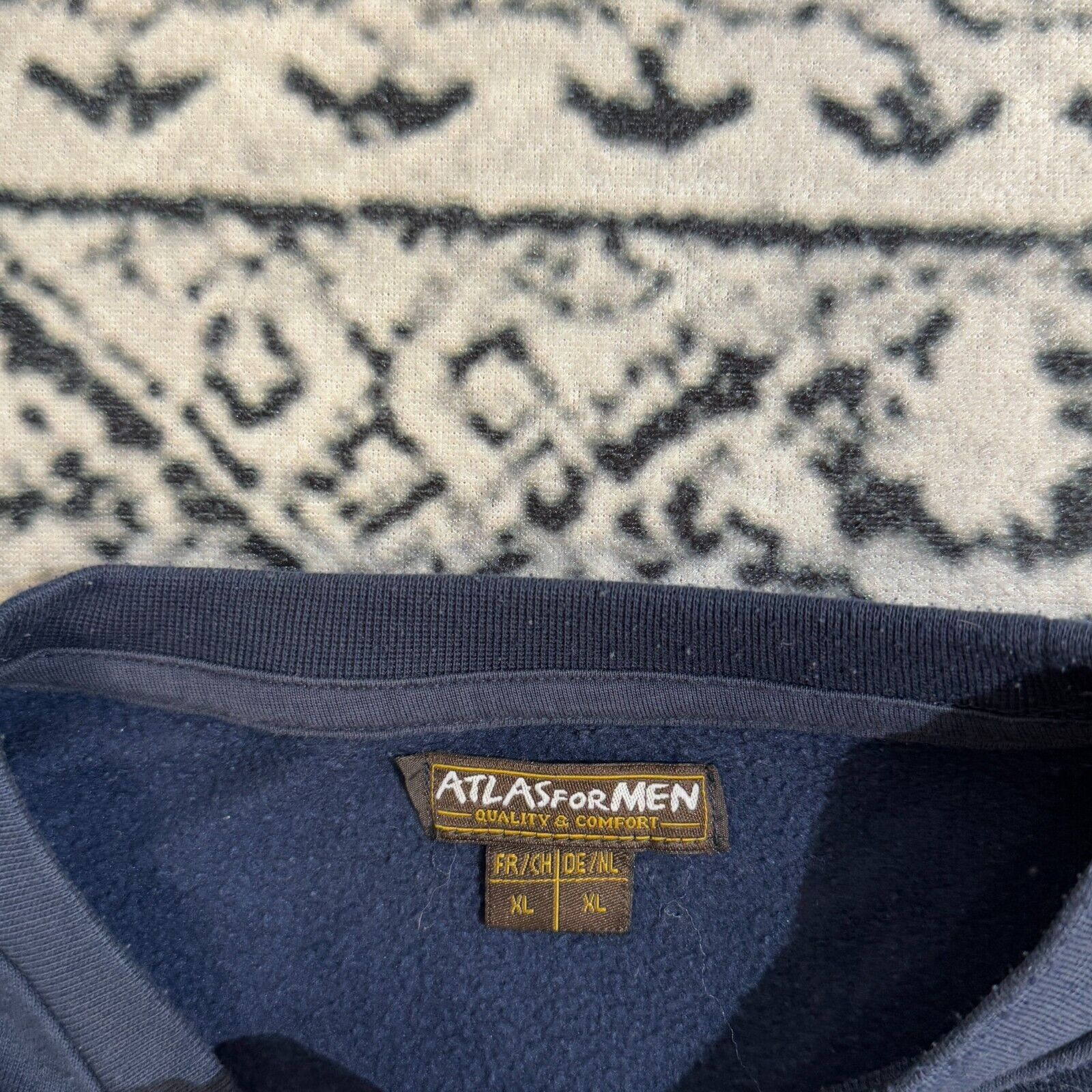 Vintage Vintage Unisex Navy Cotton Crewneck Size XL Wolf Travis 90s Size US XL / EU 56 / 4 - 6 Thumbnail