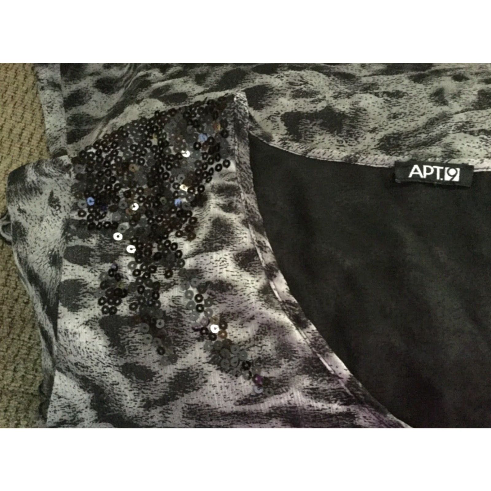 Apt. 9 APT.9 Black & White Cap Sleeve V-neck Top Blouse Jeweled Accent Size XL Size XL / US 12-14 / IT 48-50 - 3 Thumbnail