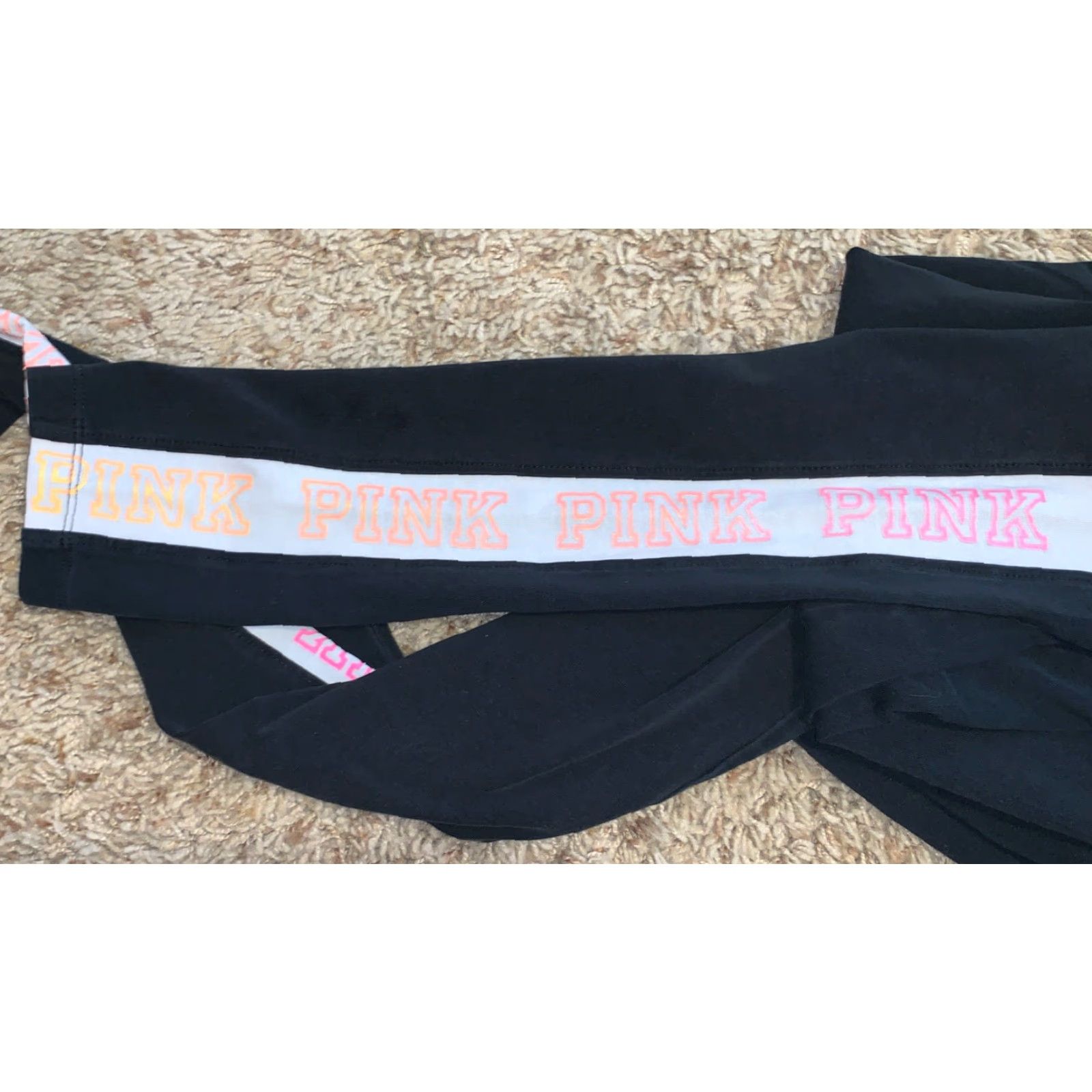Victoria's Secret Victoria's Secret Pink Leggings Sz S Yoga Black Logo Stretch Athleisure Regular Women Skinny Inseam 27 in Size 28" / US 6 / IT 42 - 4 Thumbnail