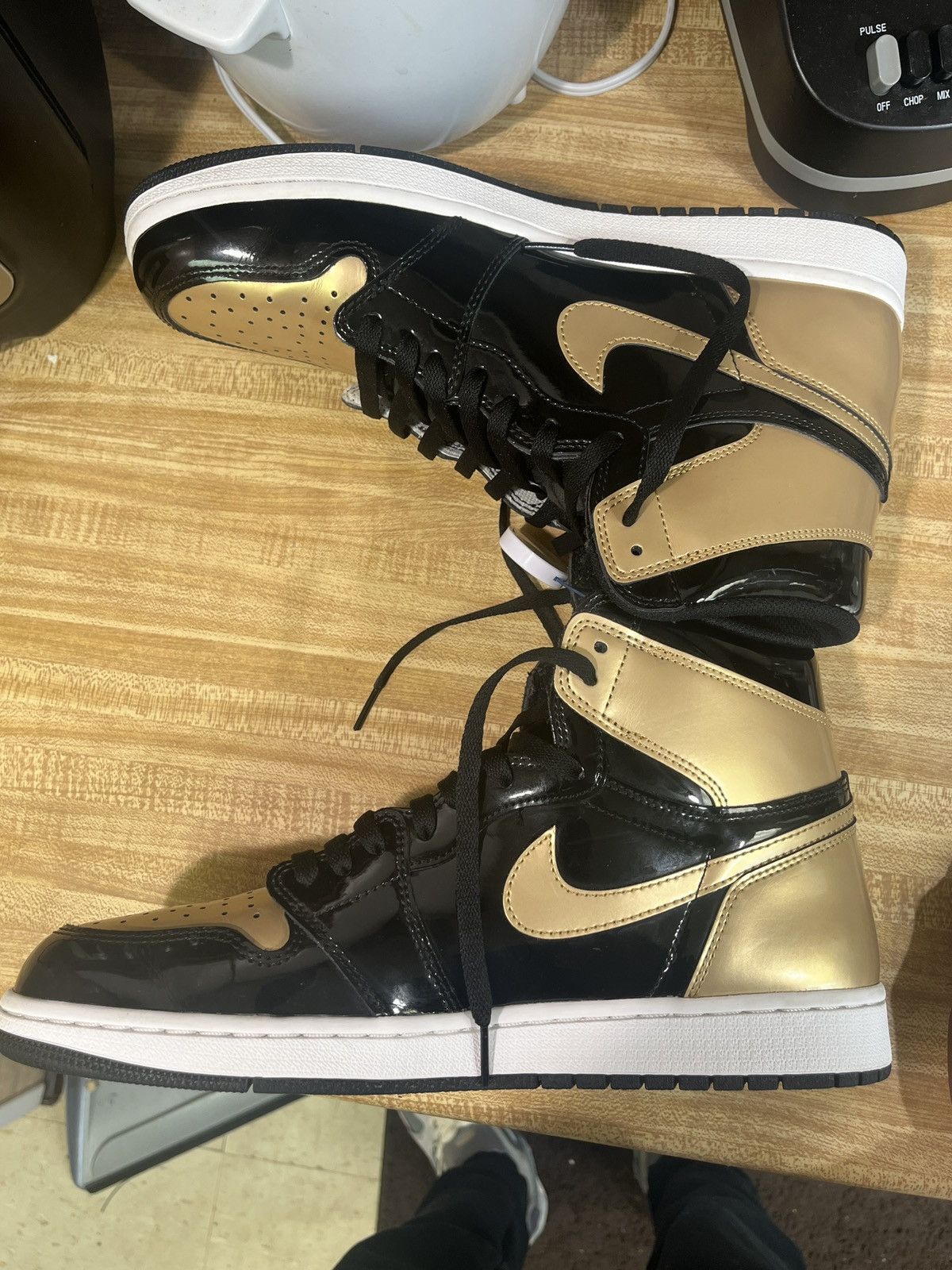 Jordan Brand × Nike Jordan 1 NRG gold toe Size US 12 / EU 45 - 6 Thumbnail