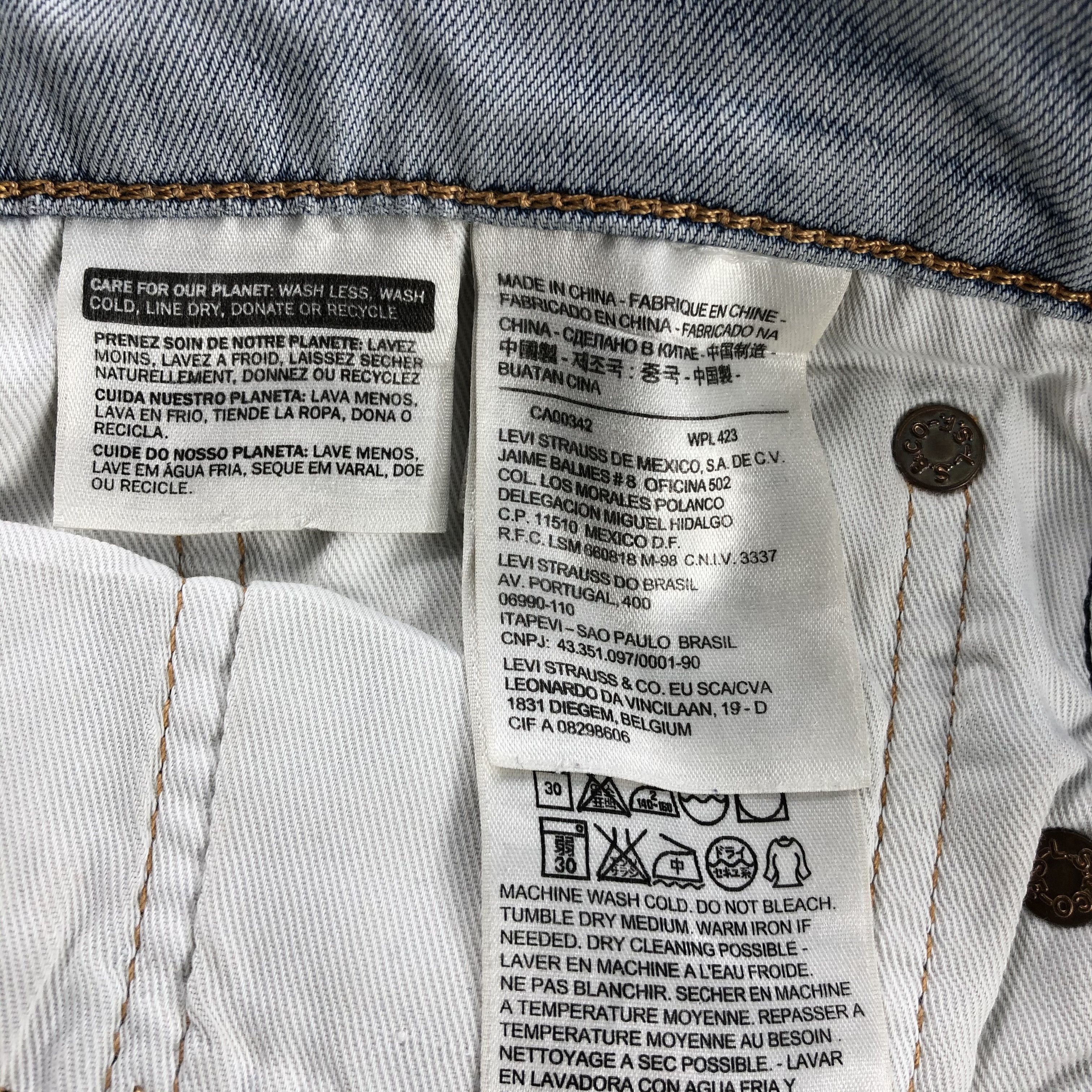 Levi's × Vintage Vintage Light Wash Levis 511 Jeans-JM2796 Size US 33 - 11 Thumbnail