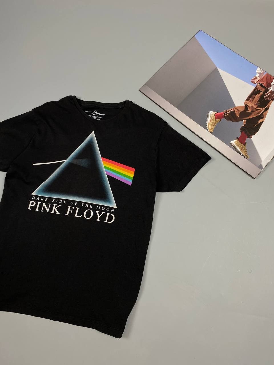 Pink Floyd 2013 Pink Floyd The Dark Side Of The Moon T-shirt Size L Size US L / EU 52-54 / 3 - 2 Thumbnail