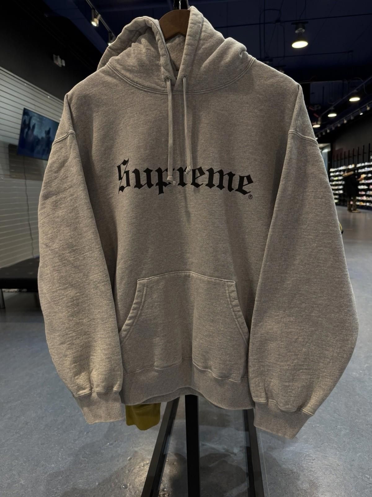 Supreme Supreme Washed Old English Hooded Sweatshirt FW25 GREY LARGE Size US L / EU 52-54 / 3 - 2 Thumbnail