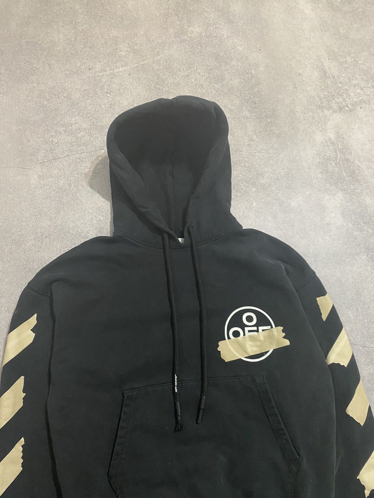 Off-White Off-White Gold Tape Arrow Hoodie Size XXS Size US XXS / EU 40 - 2 Thumbnail