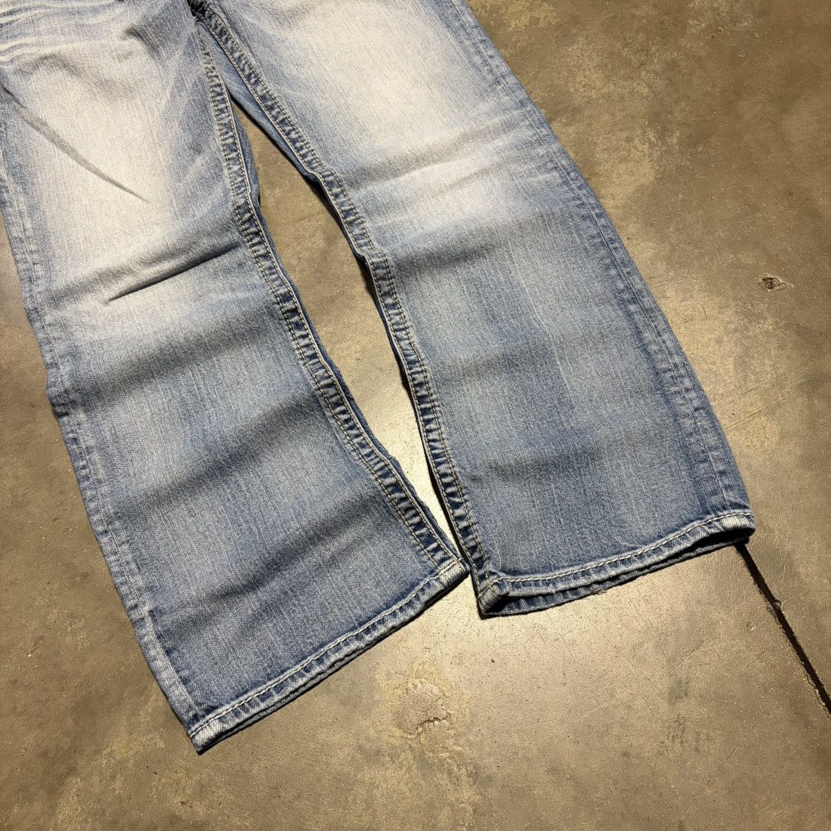 Silver Jeans Co. Vintage Silver Jeans Low Rise Boot Cut Denim Distressed Y2K Size US 32 / EU 48 - 3 Thumbnail
