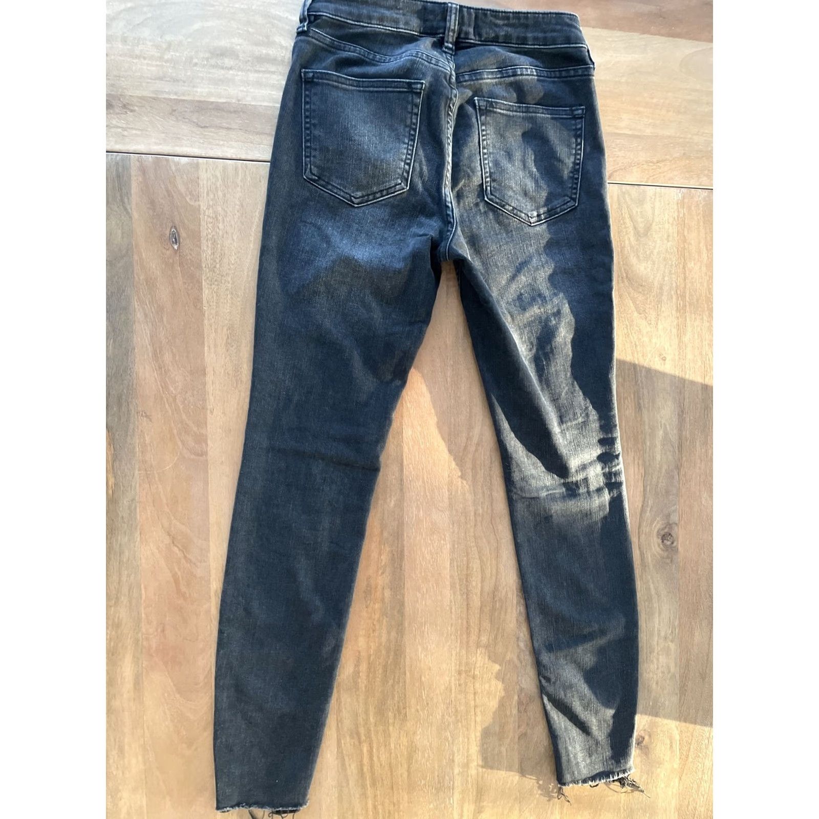Vintage We The Free People Jeans 25 Crvy Curvy Black High Rise Stretch Raw Cut Off Hem Jeans Skinny Women's Regular Size 25 Black Distressed Denim Size 42" / US 20 - 2 Thumbnail