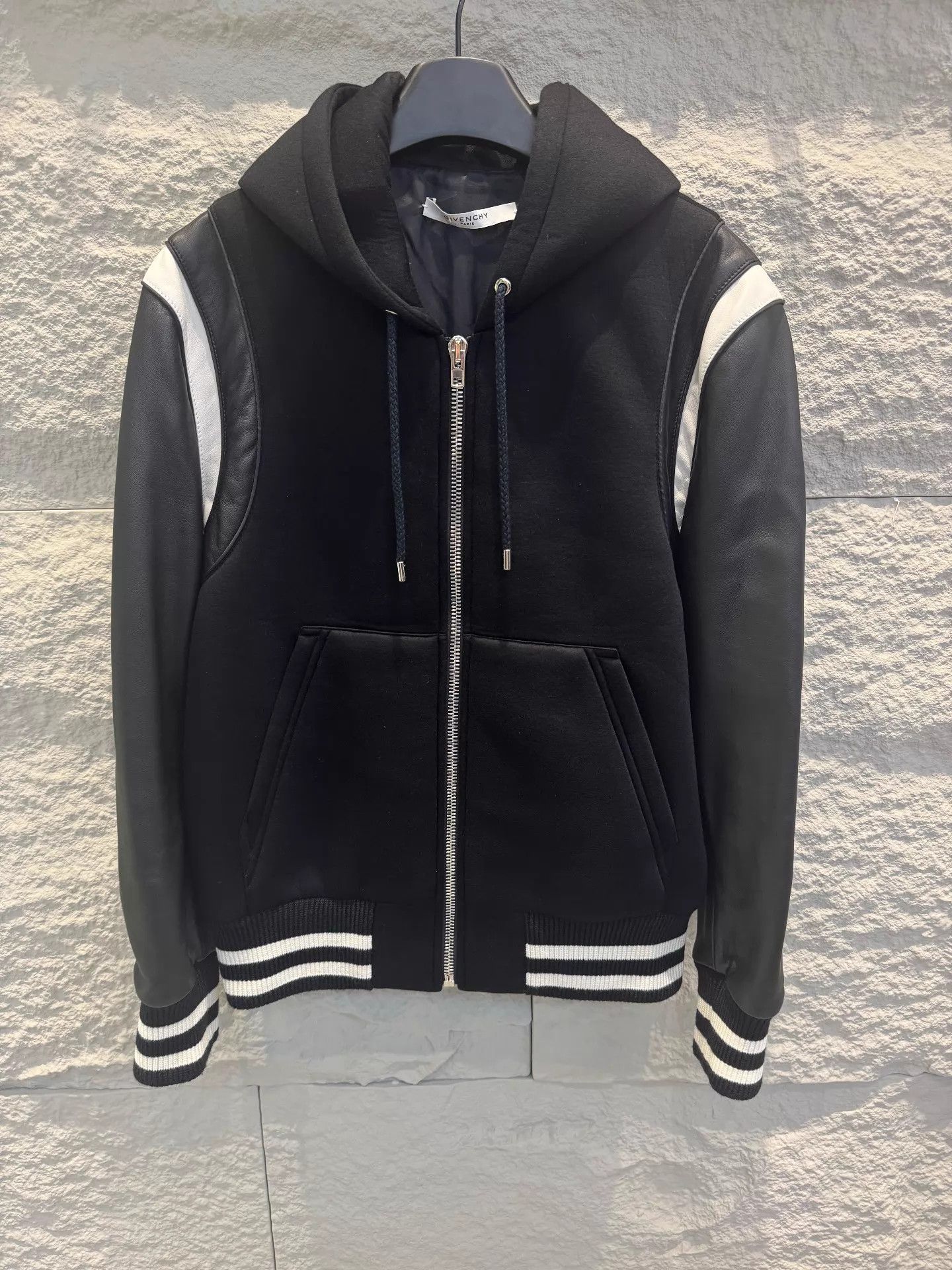 Givenchy Givenchy Black Leather Sleeve Men's Baseball Jkt Size US M / EU 48-50 / 2 - 2 Thumbnail