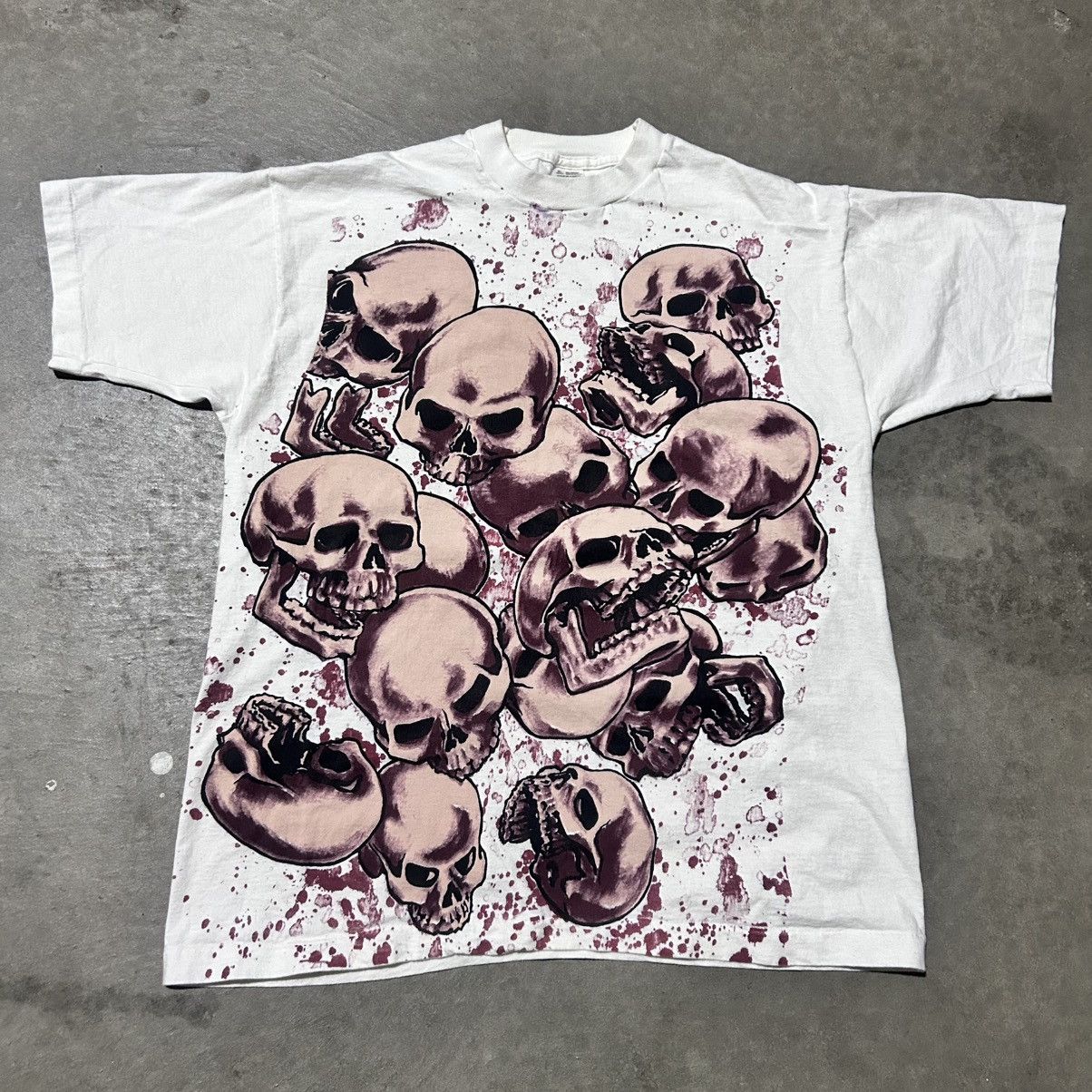 Fruit Of The Loom 90s skull pile all over print tee shirt Size US XL / EU 56 / 4 - 1 Thumbnail