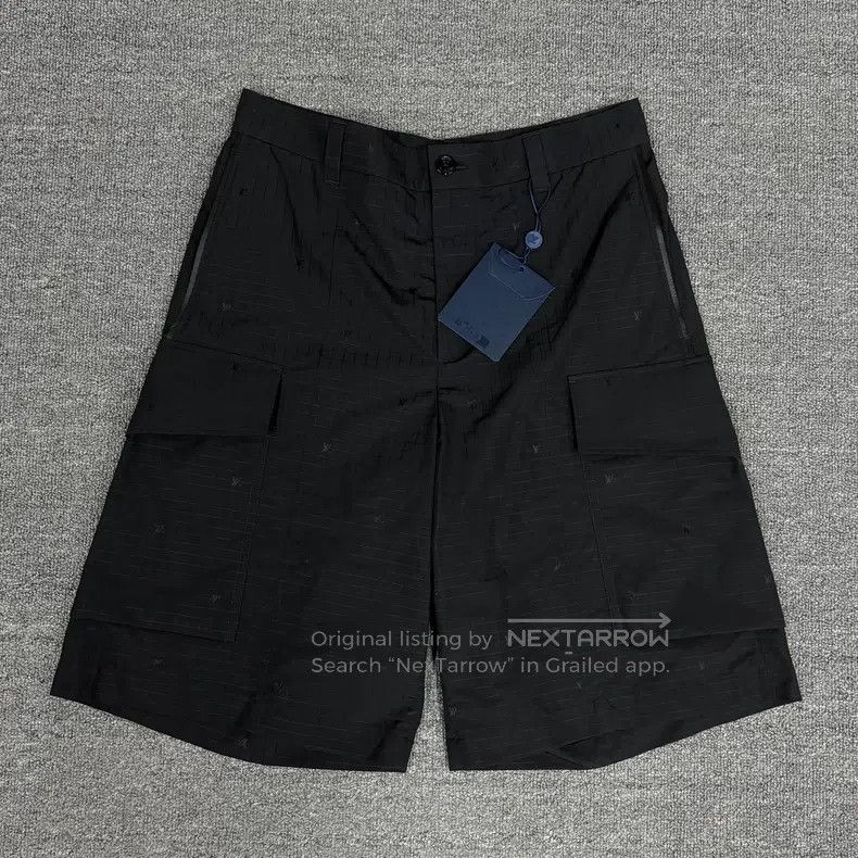 Louis Vuitton Louis Vuitton size US 48 Black plaid small logo printed sho Size US 32 / EU 48 - 1 Thumbnail