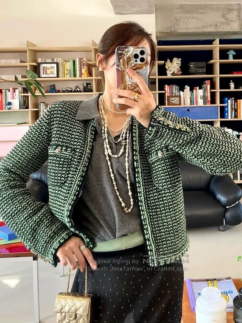 Chanel 21P black and green cashmere knitted cardigan coat