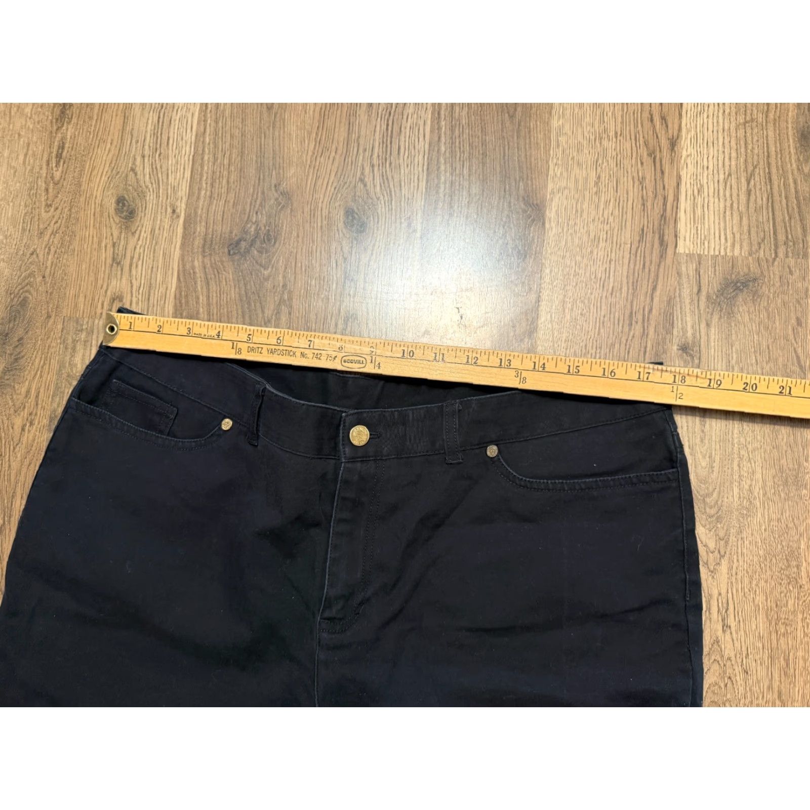 Anne Klein VINTAGE? No. Objectively: Anne Klein Jeans Women's Size 16 Black Ankle Straight Leg High Rise Denim Jeans Size 38" / US 16 / IT 52 - 7 Thumbnail