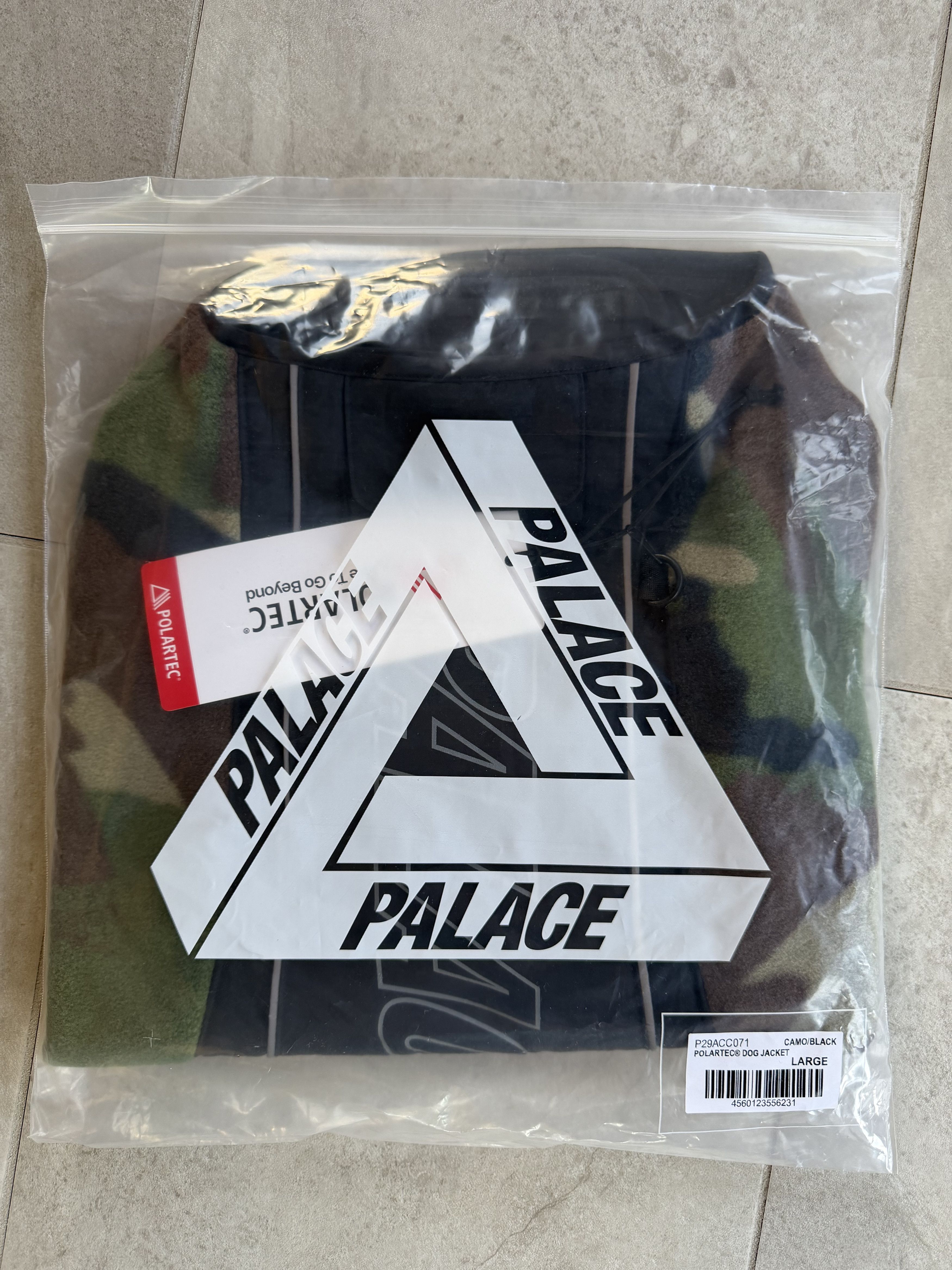 Palace Palace Skateboards Polartec Dog Jacket in Camo Size ONE SIZE - 2 Thumbnail