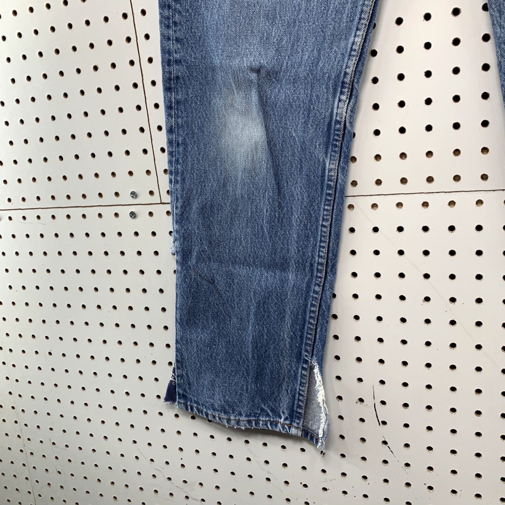 Levi's VINTAGE Levi's 501 Jeans Denim Blue Mens 32x30 Size 30x28 Straight 80s Theme 5-Pocket Mens Jeans Size US 30 / EU 46 - 3 Thumbnail