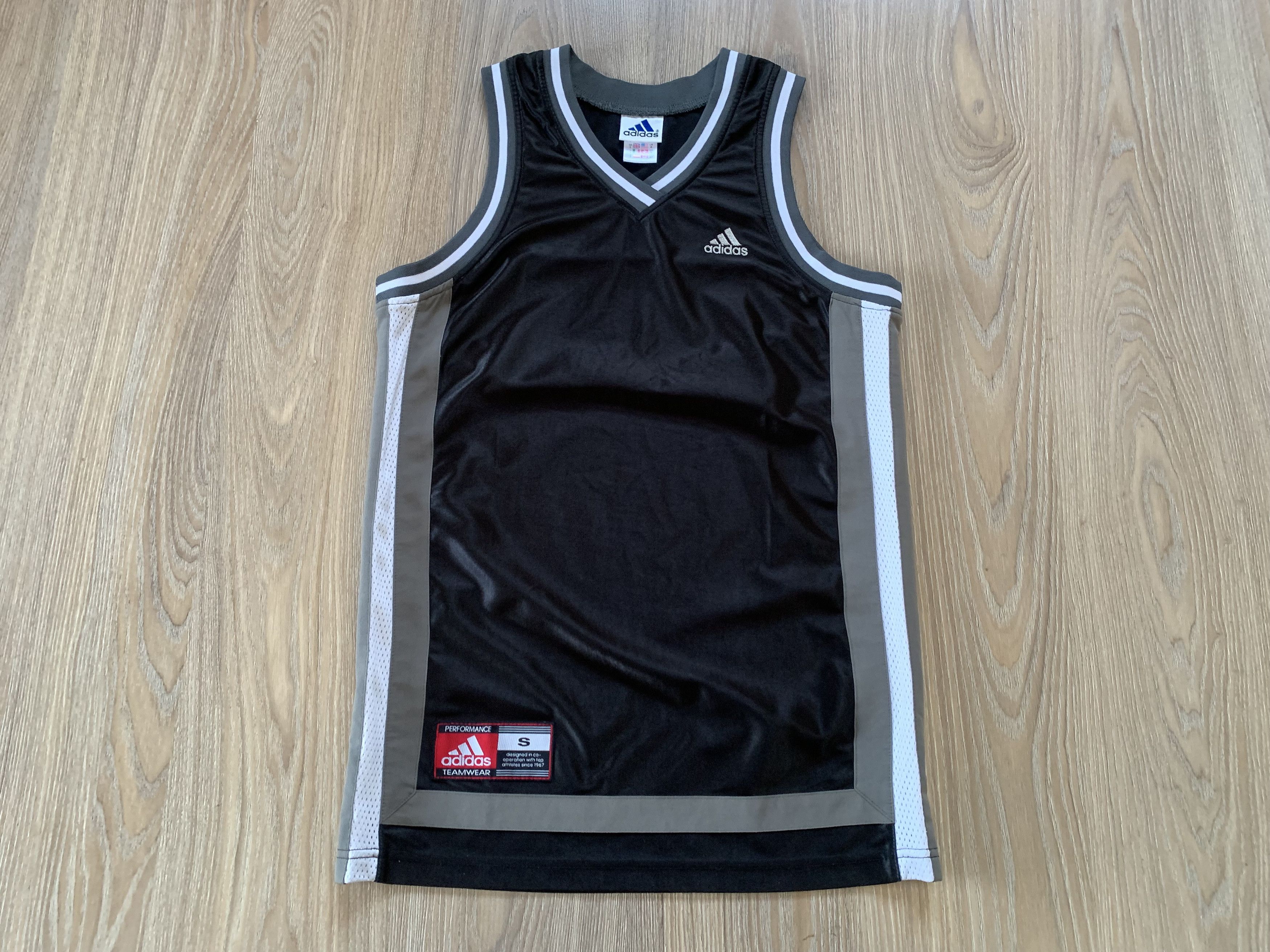 Adidas Vintage Adidas Teamwear Performance Basketball Tank Top Size US S / EU 44-46 / 1 - 2 Thumbnail