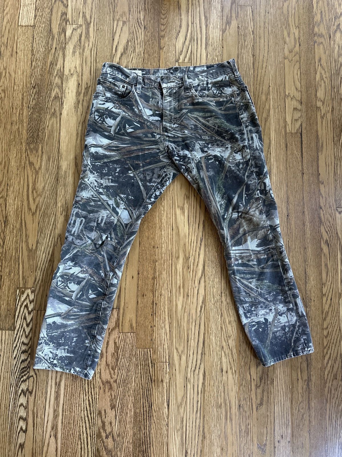 Levi's Levi’s foliage print camo skinny corduroy Size US 33 - 1 Thumbnail