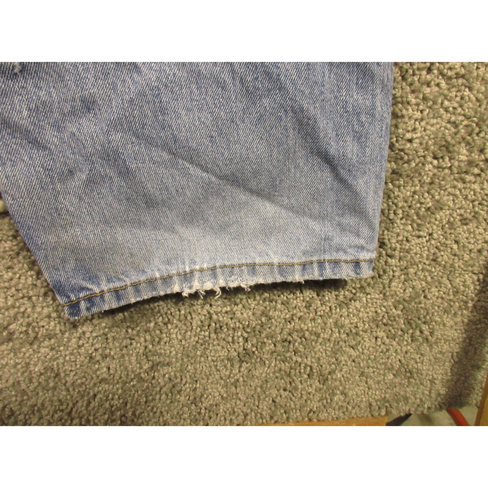 Levi's Levis 550 Jeans Mens 40x32 Relaxed Fit Blue Denim Faded Distressed Holes Size US 40 / EU 56 - 5 Thumbnail