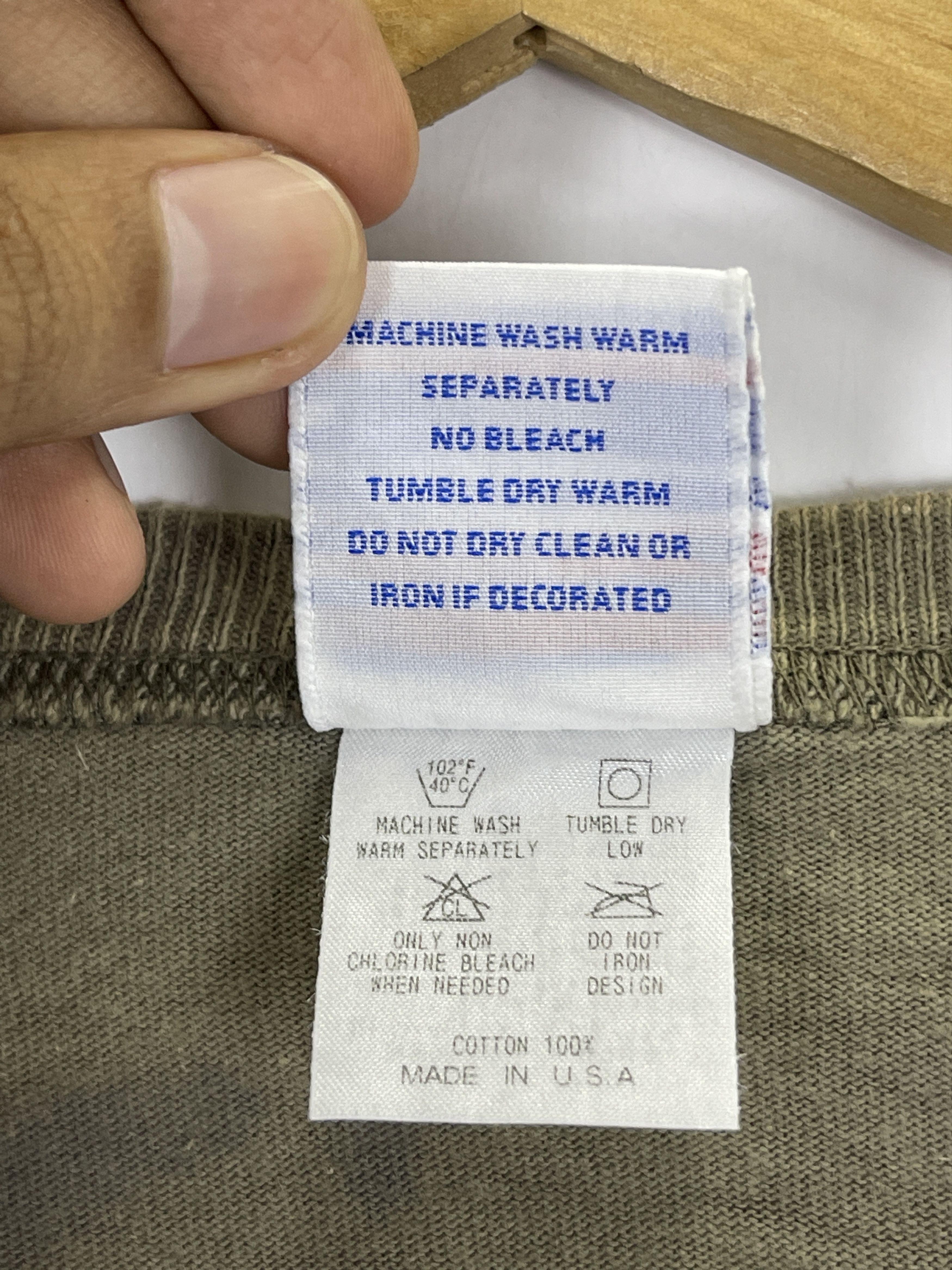 Champion Vintage 90s Champion Sun Faded Single Pocket Tee TA0429 Size US M / EU 48-50 / 2 - 6 Thumbnail