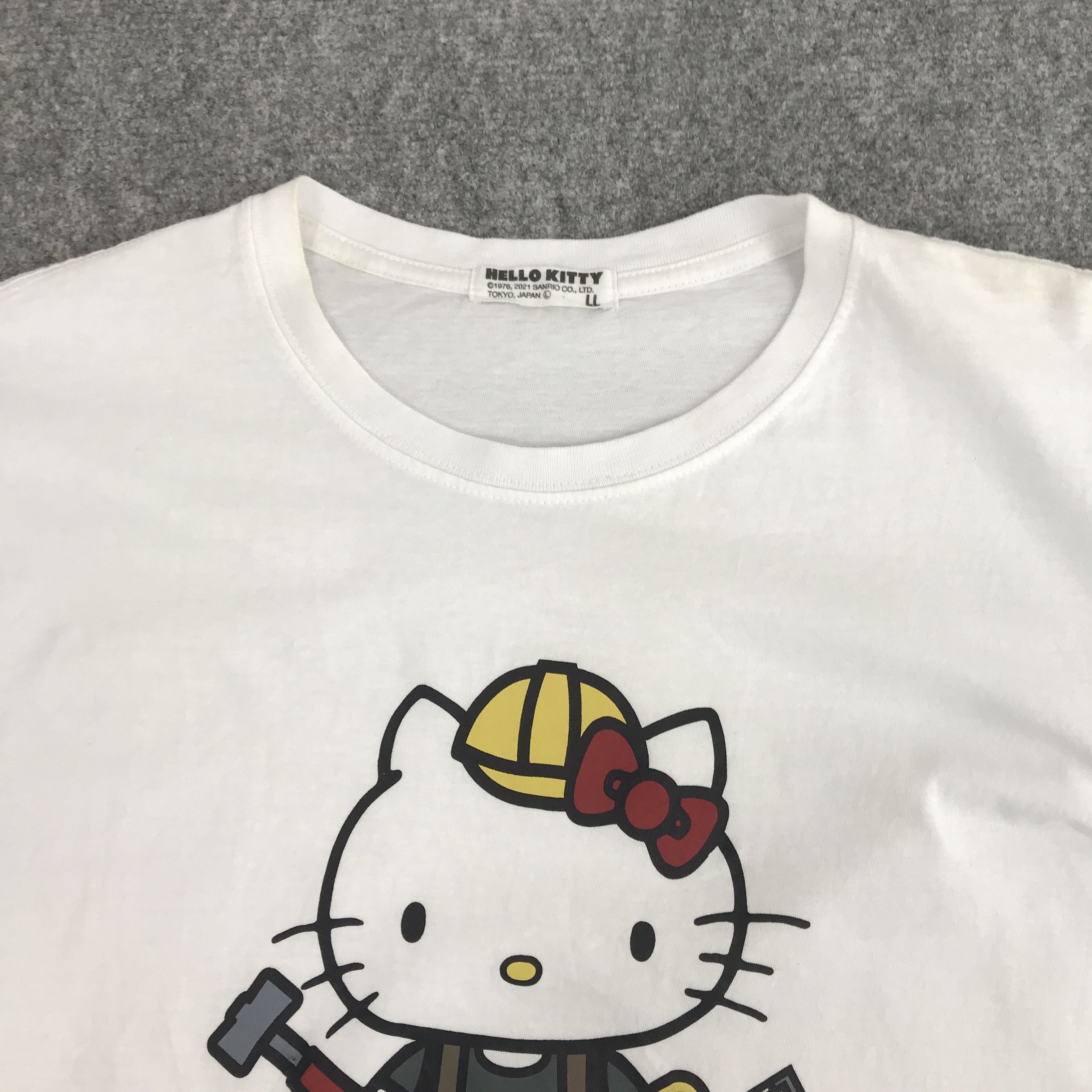 Japanese Brand Rare hello kitty Japan cartoon rare design t-shirt Size US L / EU 52-54 / 3 - 6 Thumbnail