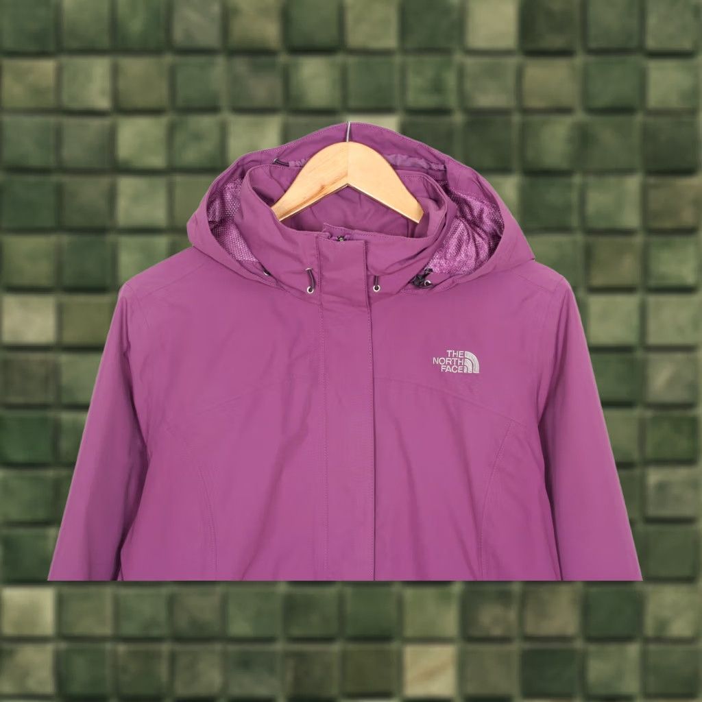 The North Face VINTAGE The North Face DRYVENT Hooded Waterproof Jacket Women L Purple MJ5891 Size L / US 10 / IT 46 - 1 Thumbnail