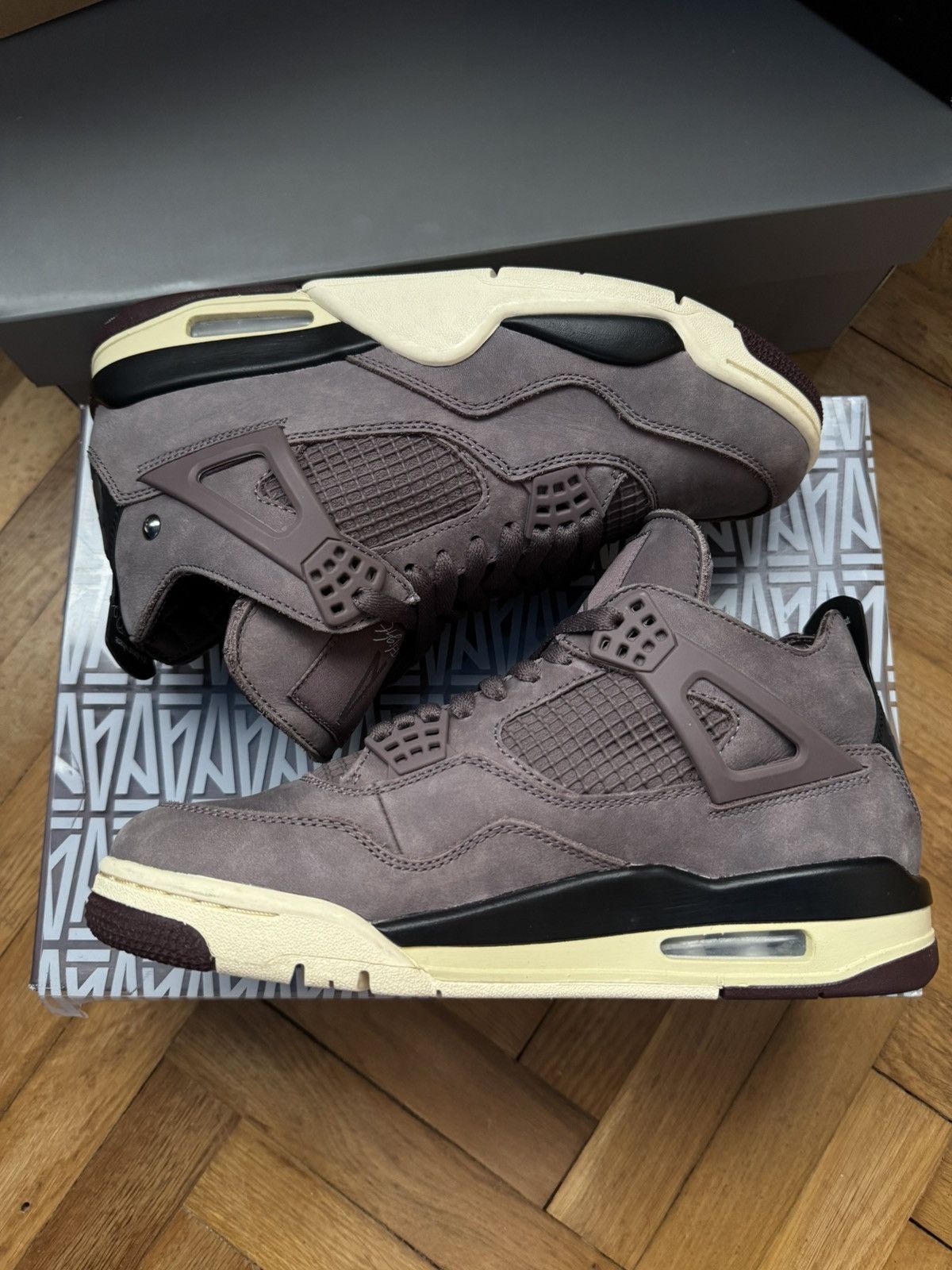 A Ma Maniere × Jordan Brand J4 x A ma Maniere Size US 8 / EU 41 - 3 Thumbnail