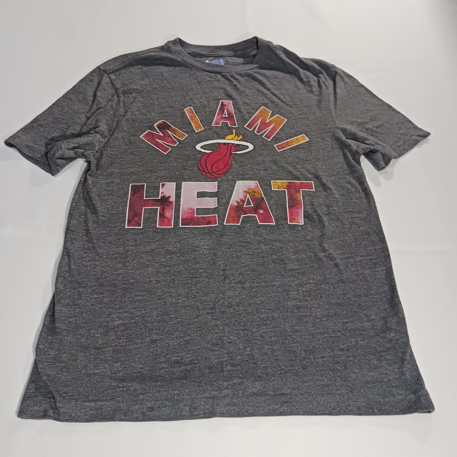 NBA NBA Miami Heat T-Shirt Mens Medium Gray Short Sleeve Graphic Size ONE SIZE - 1 Thumbnail
