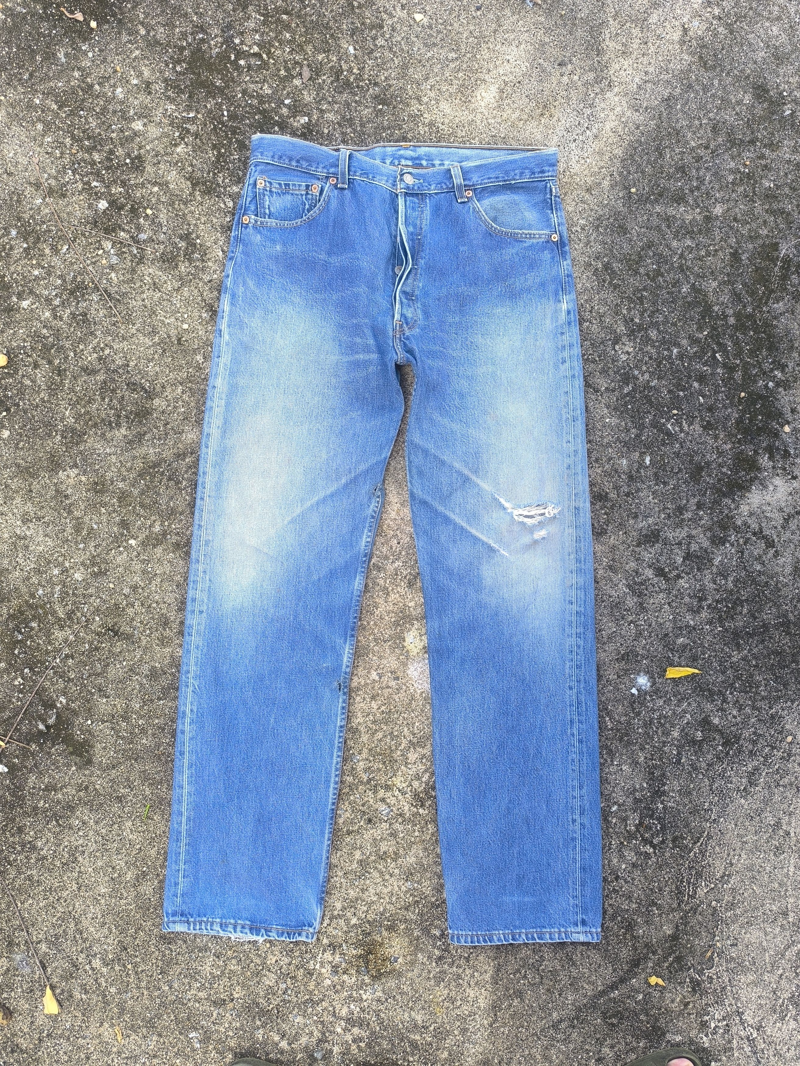 Levi's × Vintage 90s VINTAGE LEVIS 501 made in USA Size US 34 / EU 50 - 1 Thumbnail