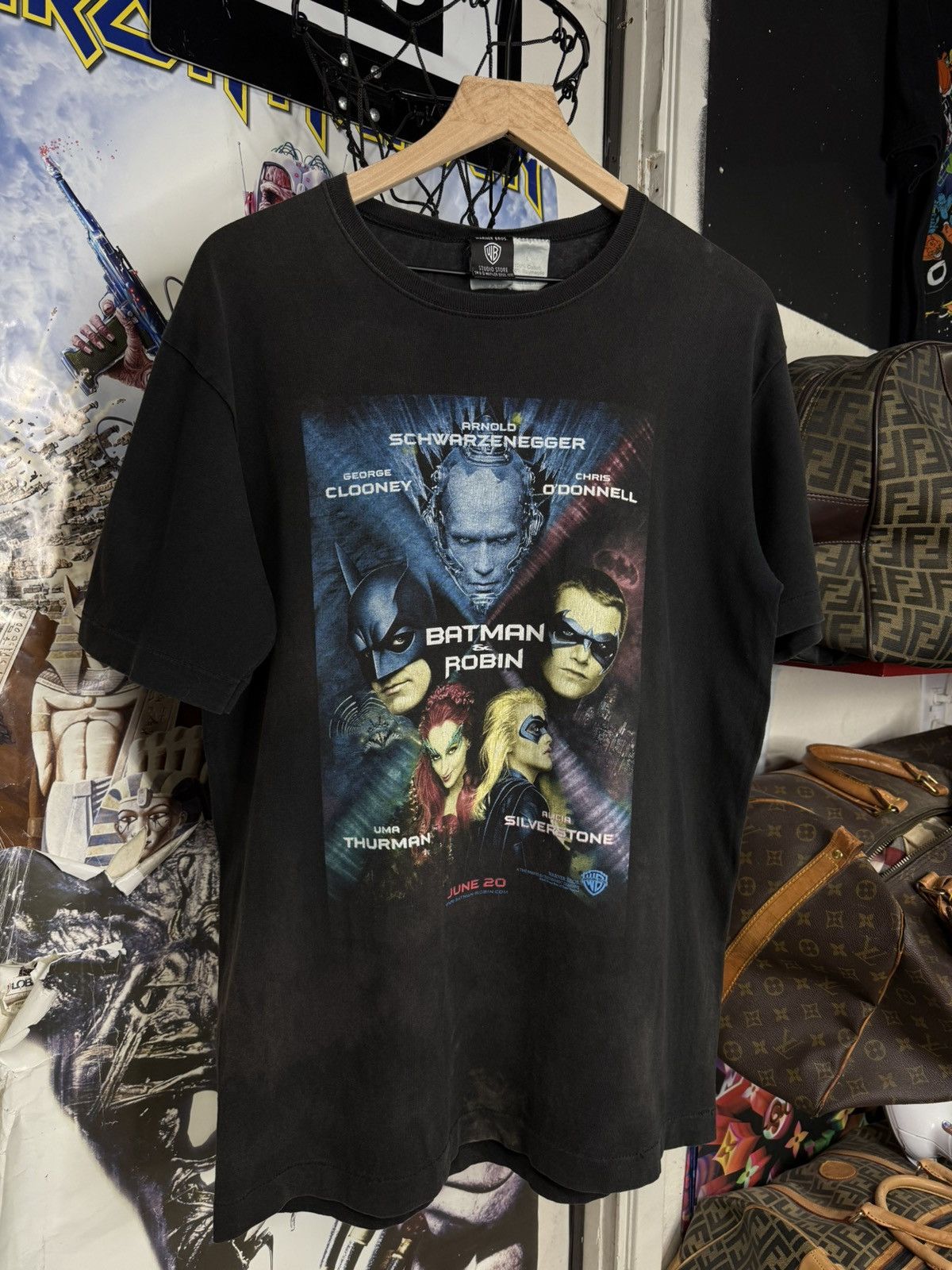 Vintage Vintage 90’s Batman & Robin Movie T-Shirt Dc Comics Tee Med Size US M / EU 48-50 / 2 - 8 Thumbnail