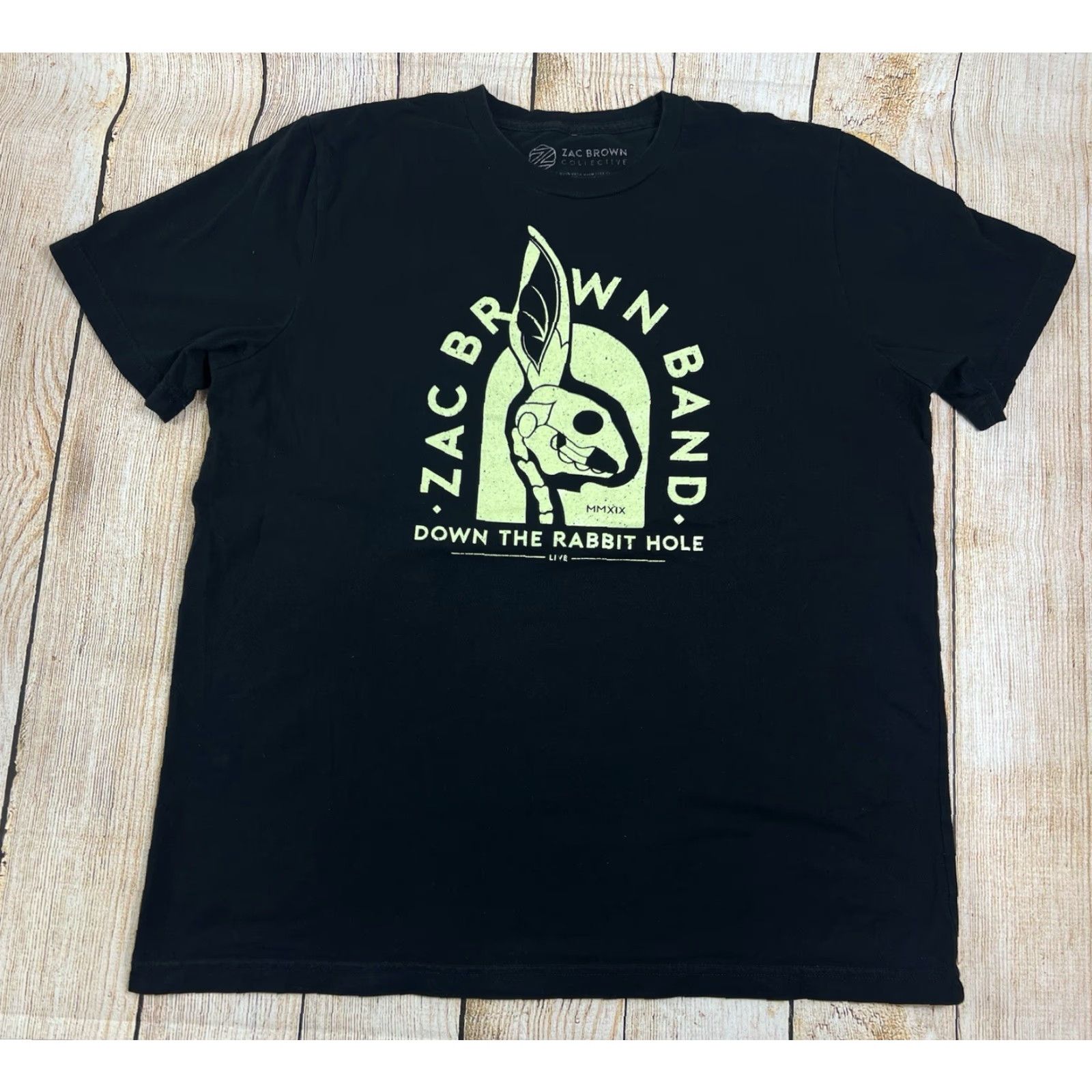 Vintage Zac Brown Band T-Shirt Down The Rabbit Hole Live 2019 Tour Merch XL Men's Brown Graphic Print Short Sleeve Regular Fit T-Shirt Size US XL / EU 56 / 4 - 2 Thumbnail