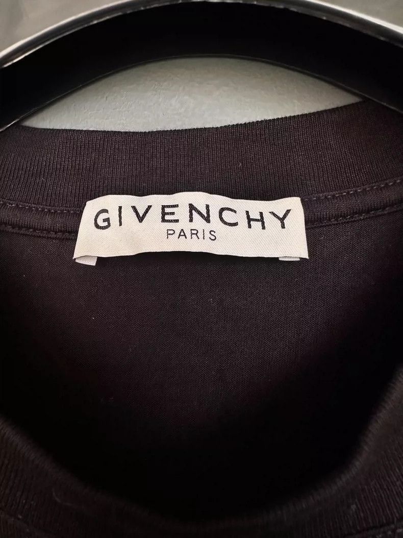 Givenchy Givenchy Givenchy Shark Logo Short Sleeve TShirt -2507 Size US XS / EU 42 / 0 - 3 Thumbnail