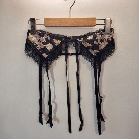 Victoria's Secret Victoria's Secret XS/S *DREAM ANGELS* GARTER BELT Floral Nwt Size ONE SIZE - 3 Thumbnail