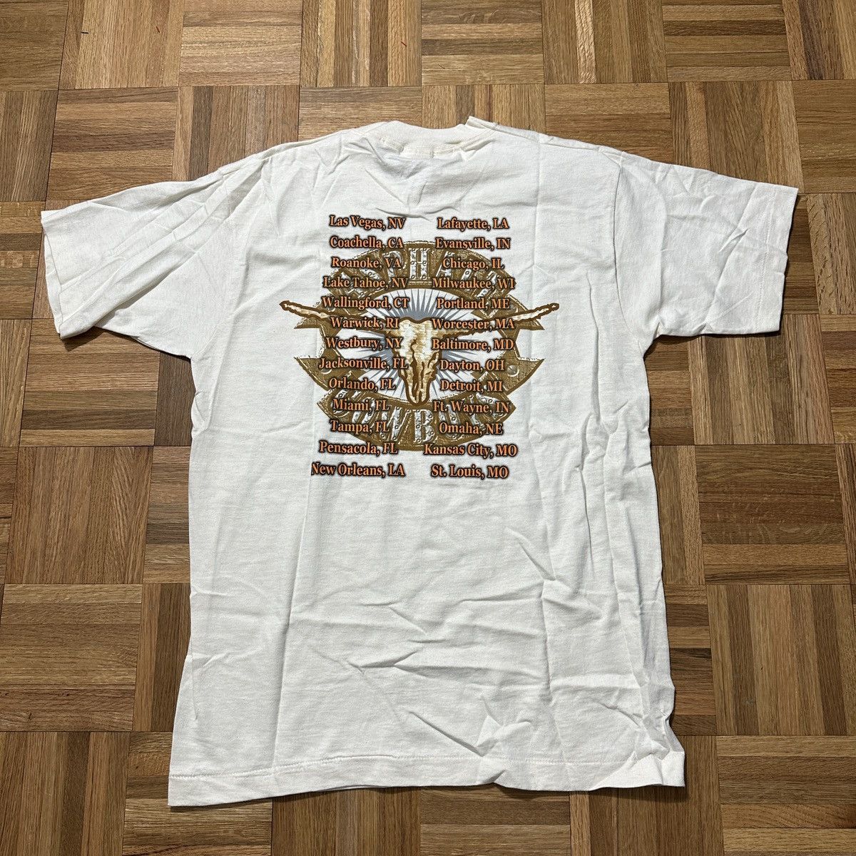 Fruit Of The Loom Vintage Brooks & Dunn Asphalt Cowboys tee Size US L / EU 52-54 / 3 - 2 Thumbnail