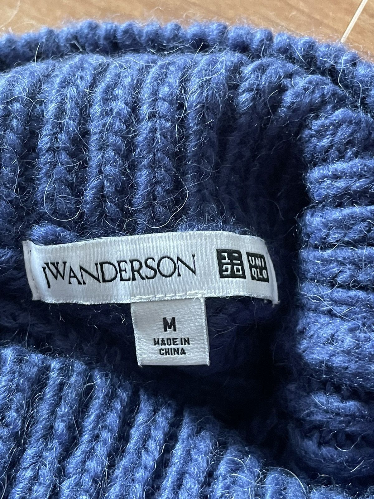 JW Anderson × Uniqlo Uniqlo X J.W Anderson High Neck Sweatshirt Size M / US 6-8 / IT 42-44 - 3 Thumbnail