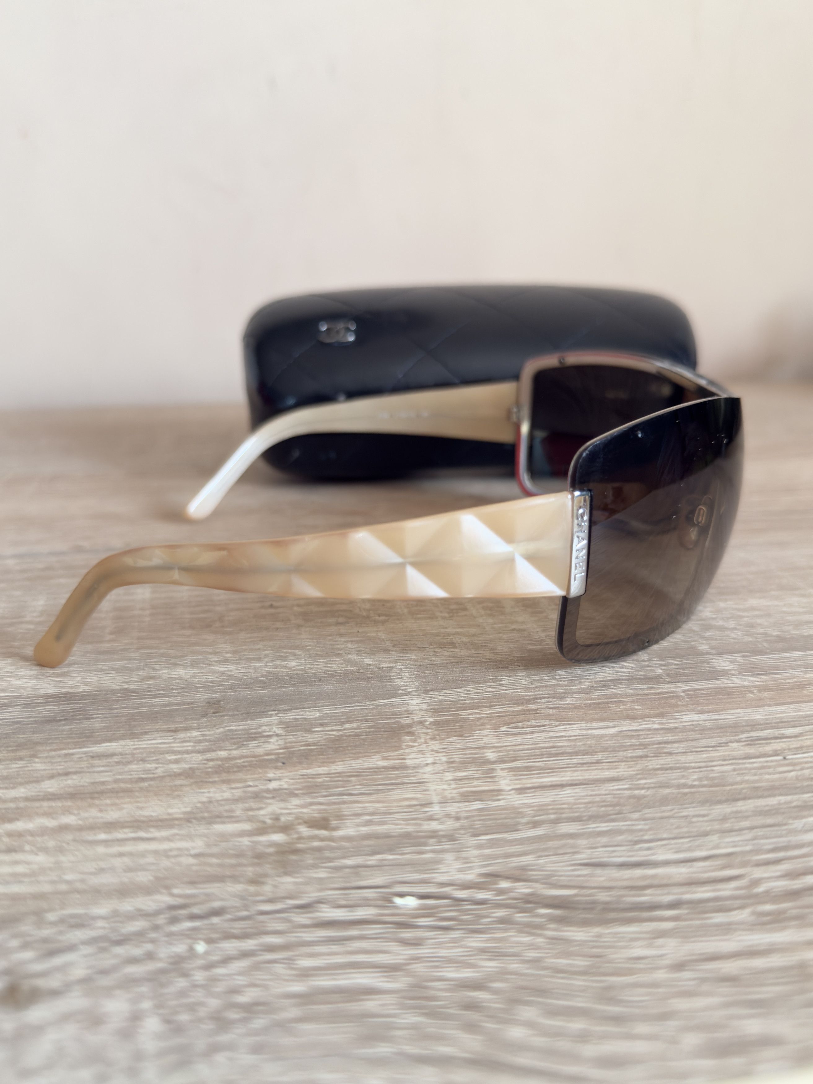 Chanel 🔥 Chanel vintage sunglasses mask cream glossy Size ONE SIZE - 8 Thumbnail
