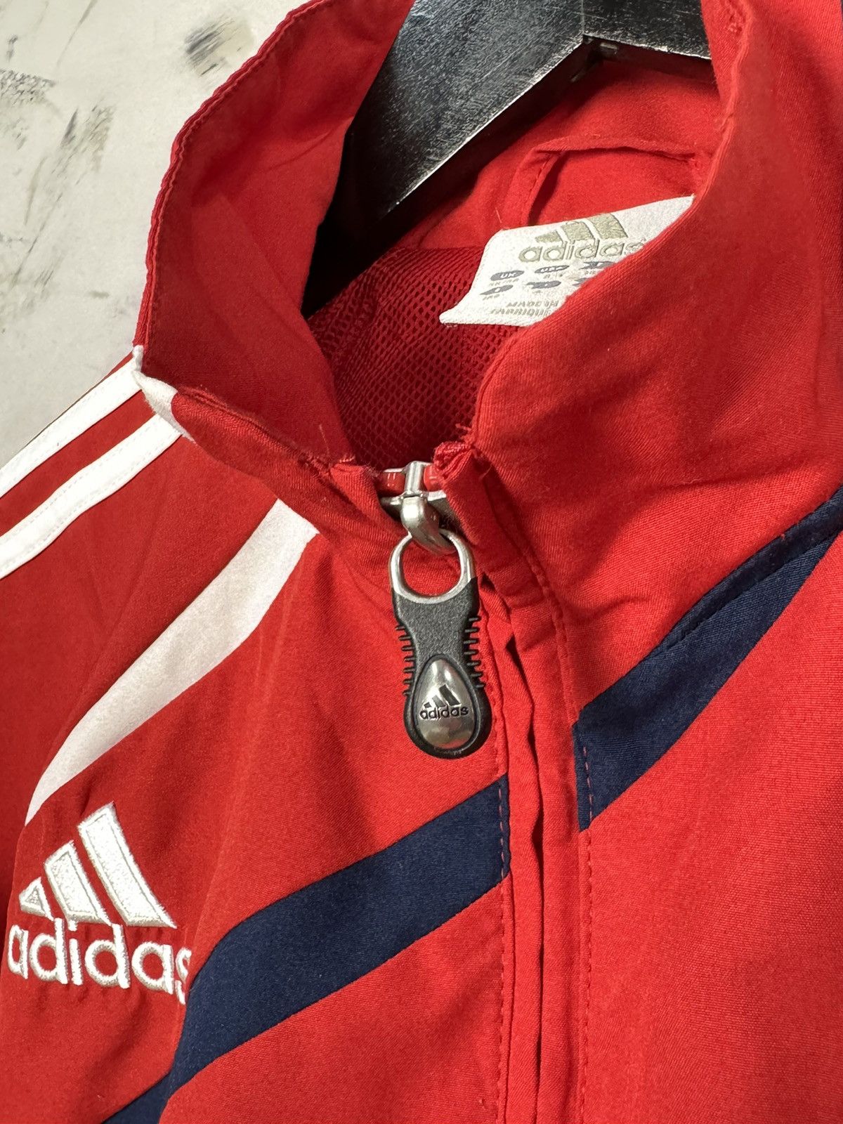 Vintage Vintage Adidas FC Bayern Munich Zip Jacket Size S Size US S / EU 44-46 / 1 - 4 Thumbnail