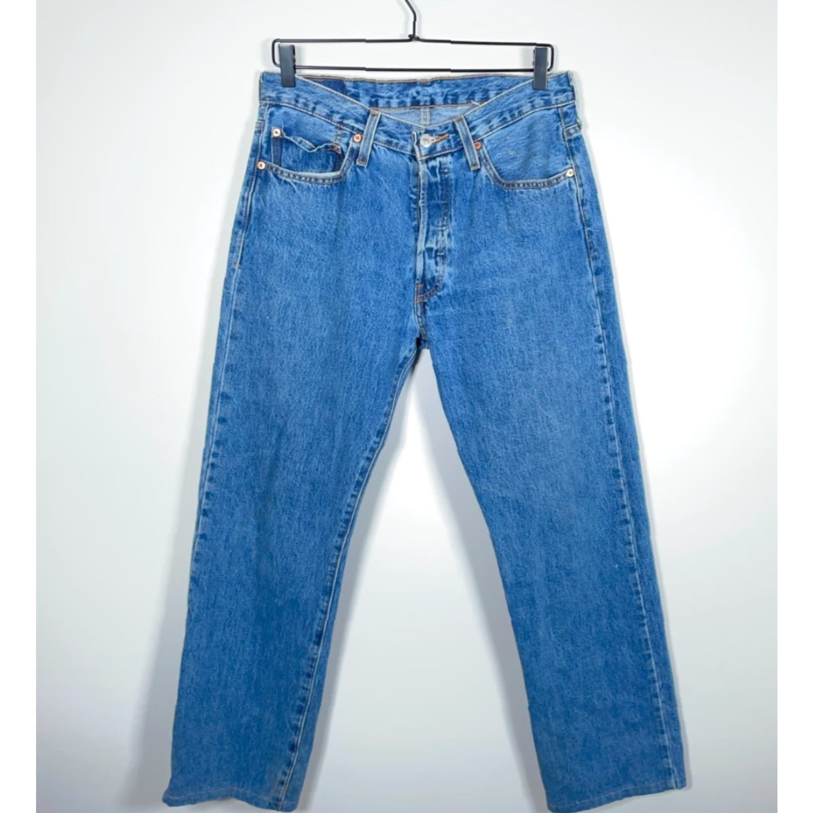 Levi's Levi's 501 Jeans Men's 32 x 29.5 Blue Denim Cotton Button Fly Straight Leg 5-Pocket Vintage Yes Regular Brand Levi's 501 Series Size 32 Country Haiti Size US 32 / EU 48 - 2 Thumbnail
