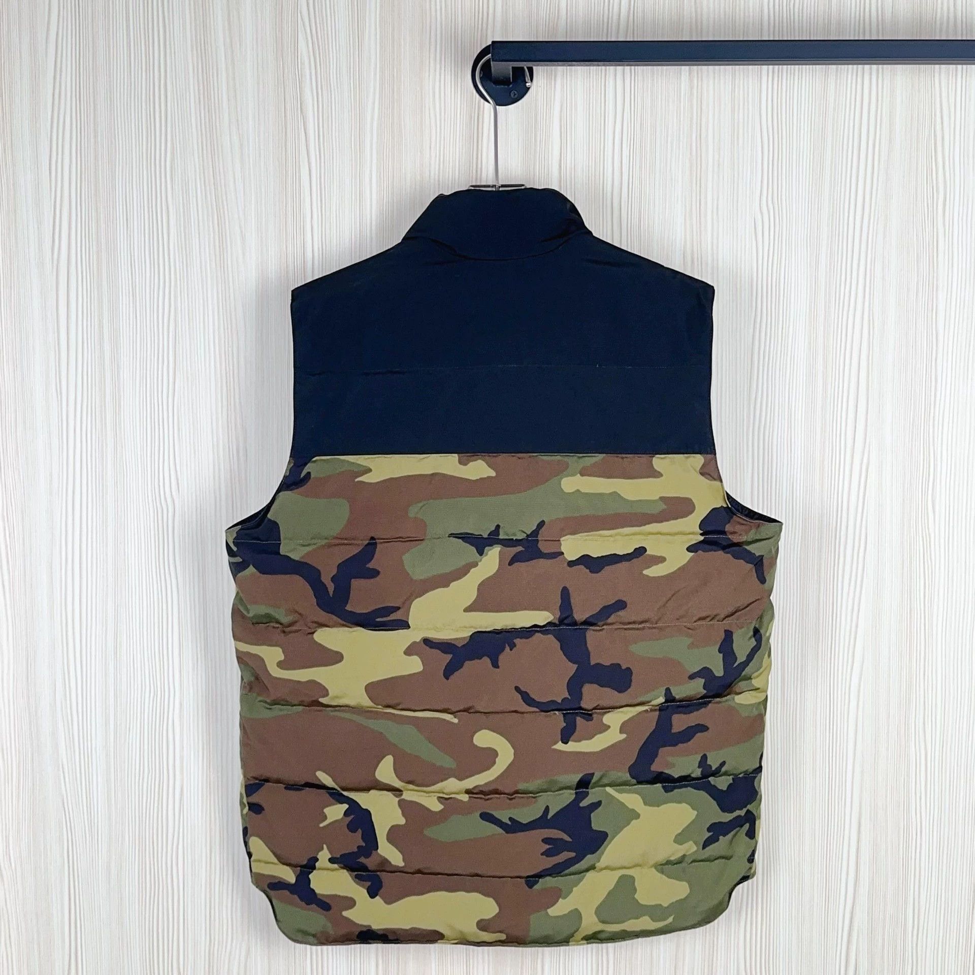Canada Goose canada goose camouflage down vest size medium Size US M / EU 48-50 / 2 - 2 Thumbnail