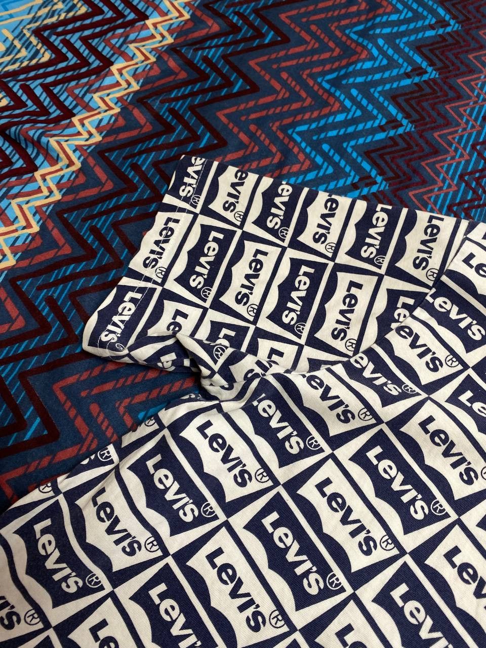 Levi's × Vintage Vintage Levi's Multiprint Logo T-Shirt Retro 90s Size US M / EU 48-50 / 2 - 8 Thumbnail