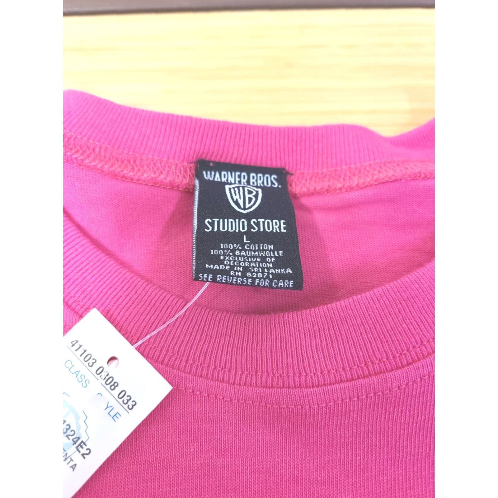 Vintage VINTAGE Warner Bros T-Shirt Pink Pocket Women's Large L 100% Cotton Crew Neck Short Sleeve Tweety Sylvester Taz 90s Casual Size L / US 10 / IT 46 - 3 Thumbnail