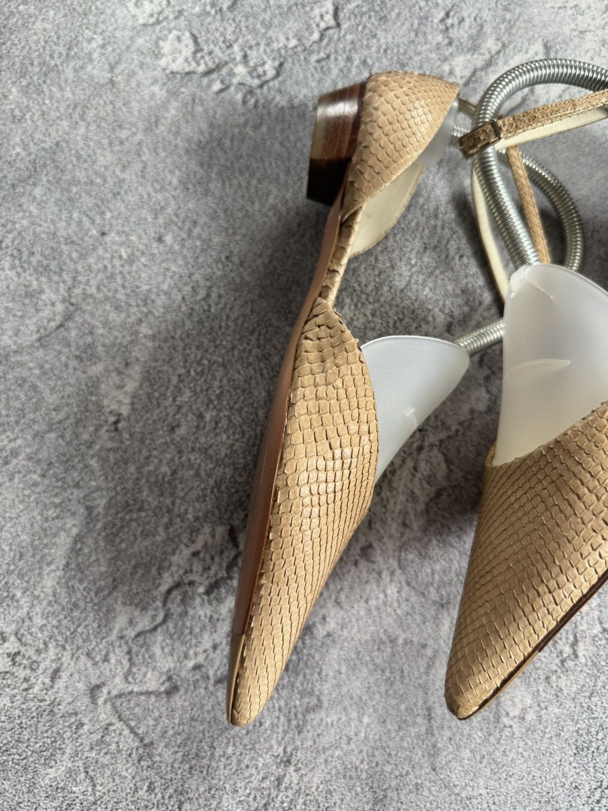 Helmut Lang Helmut Lang 35.5 textured leather pointed toe heels 👠- tan Size US 5.5 / IT 35.5 - 12 Thumbnail