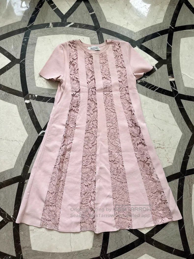 Valentino Valentino Lace dress Size S / US 4 / IT 40 - 1 Thumbnail