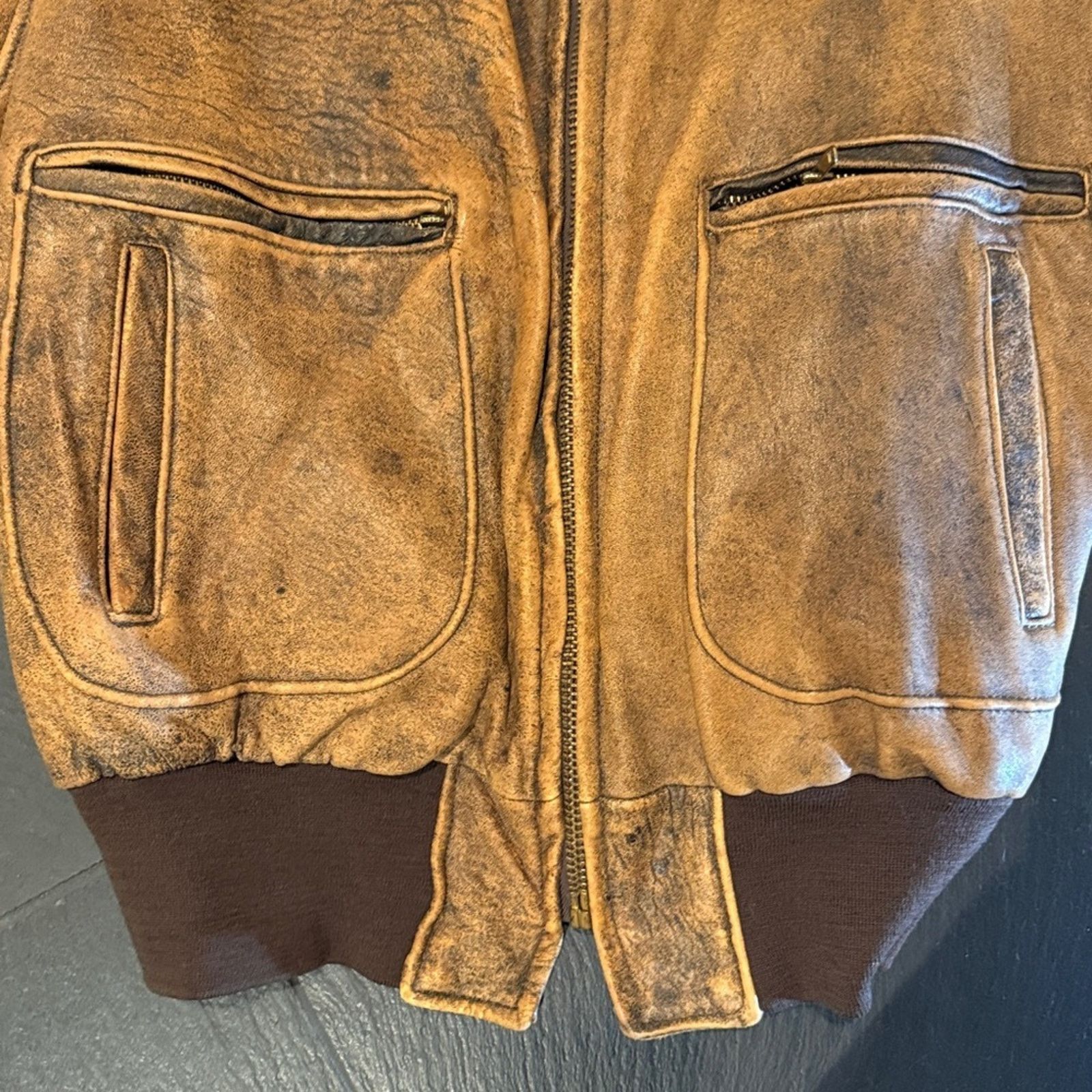 Other Vintage Men's brown distressed, bomber flight jacket size 48 Size US L / EU 52-54 / 3 - 6 Thumbnail