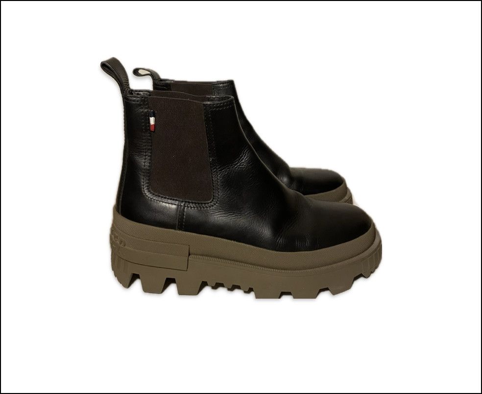 image of Moncler Lir Ankle Chelsea Boots in Black, Men's (Size 11)