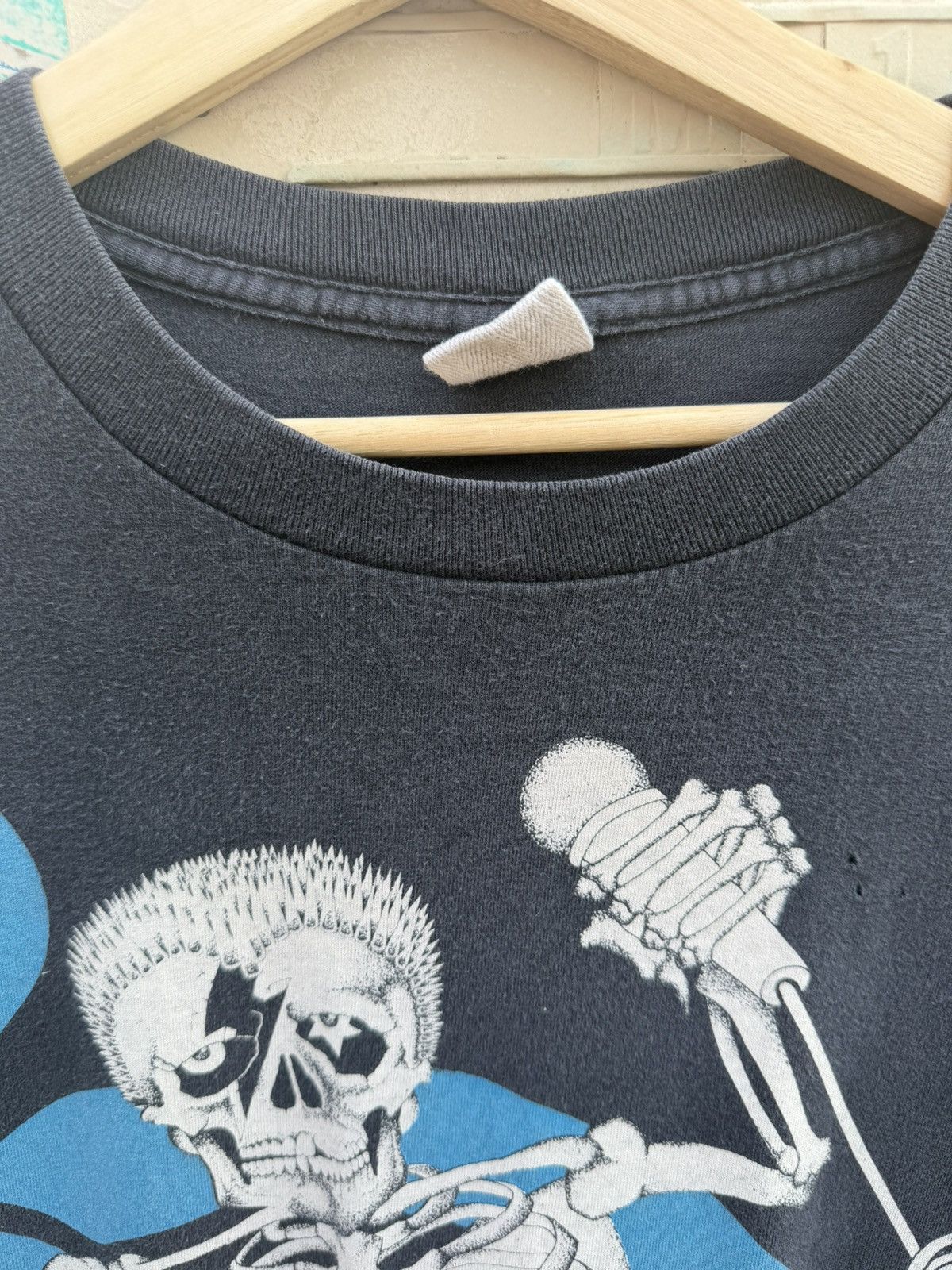Vintage 2000s Germs Skeleton Tee Size US XL / EU 56 / 4 - 4 Thumbnail