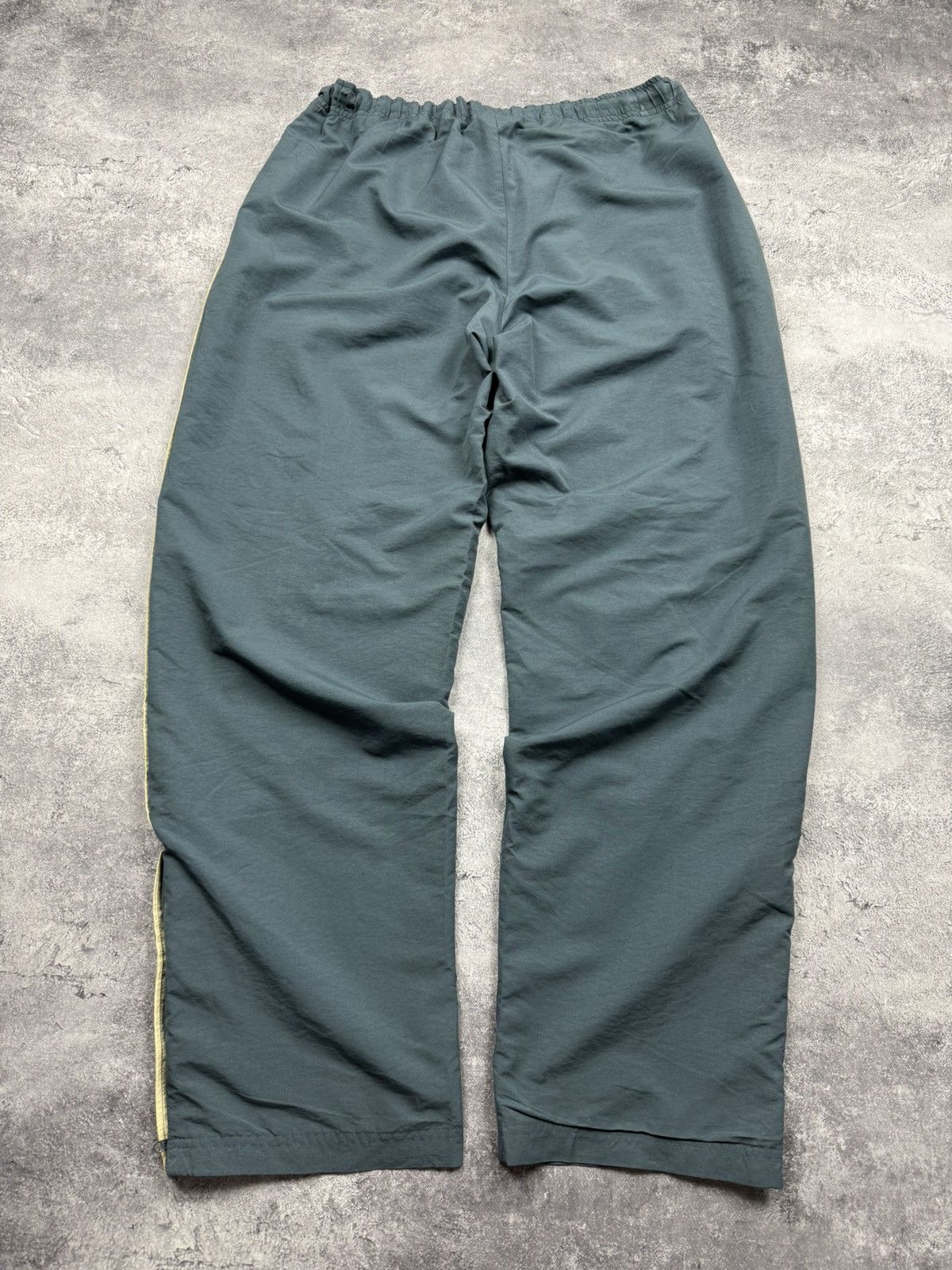 Nike Nike Vintage Track Pants Swoosh Y2K Baggy Sweatpants Hype Size US 36 / EU 52 - 2 Thumbnail