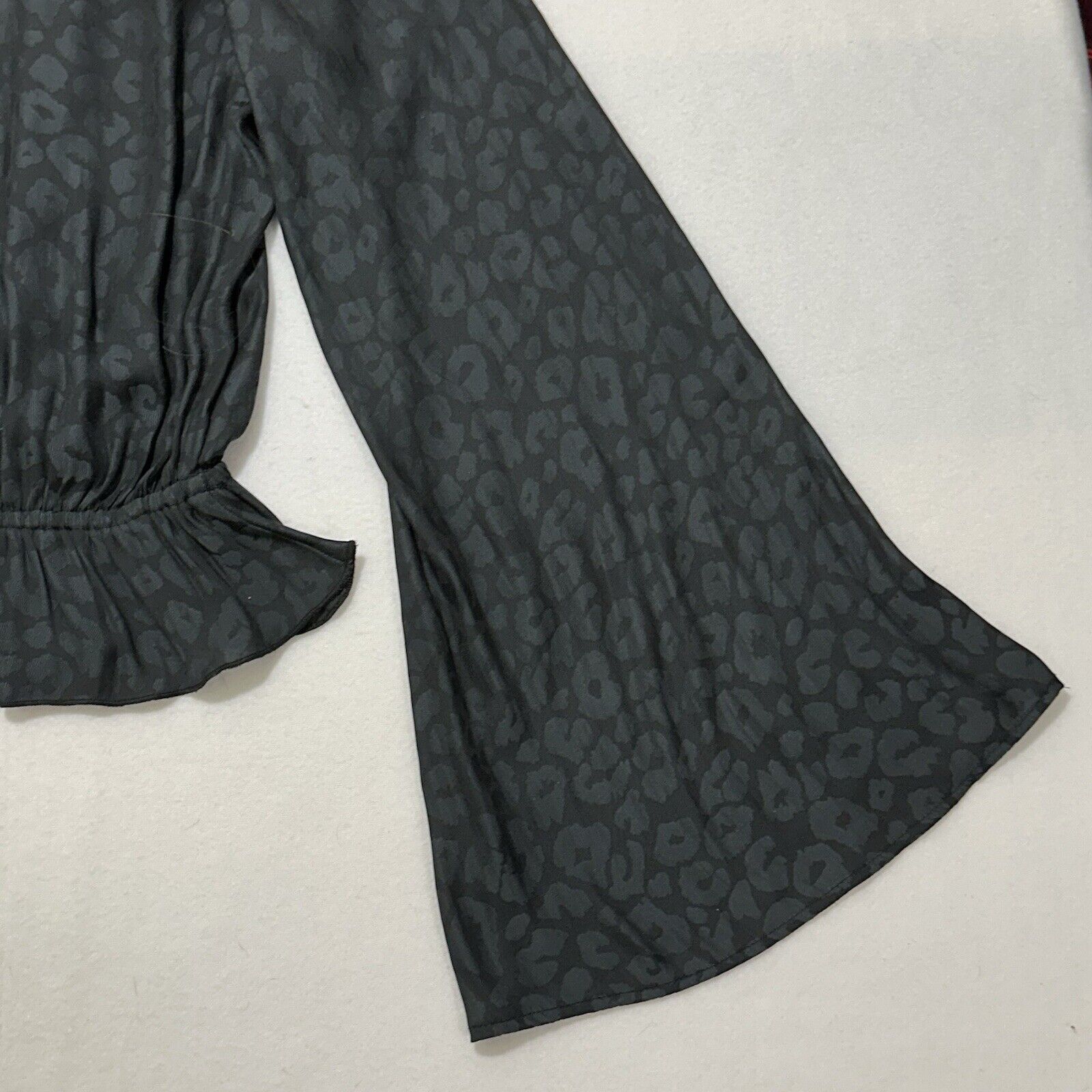 Show Me Your MuMu Show Me Your Mumu XS Black Leopard Richie Flare Sleeve Top Size XS / US 0-2 / IT 36-38 - 14 Thumbnail
