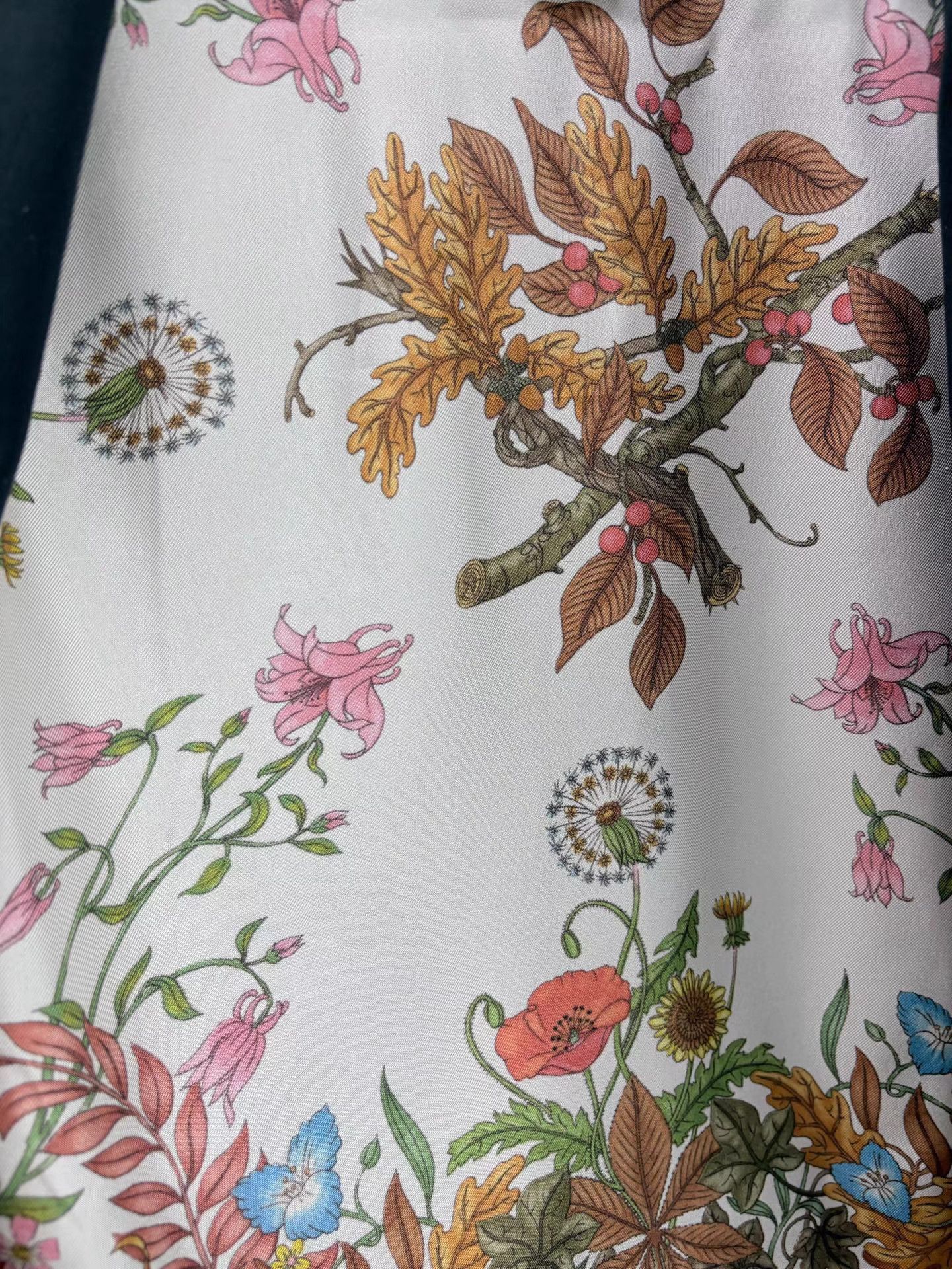 Gucci GUCCI Runway Bee Embroidered Long Trench Coat Size US S / EU 44-46 / 1 - 4 Thumbnail